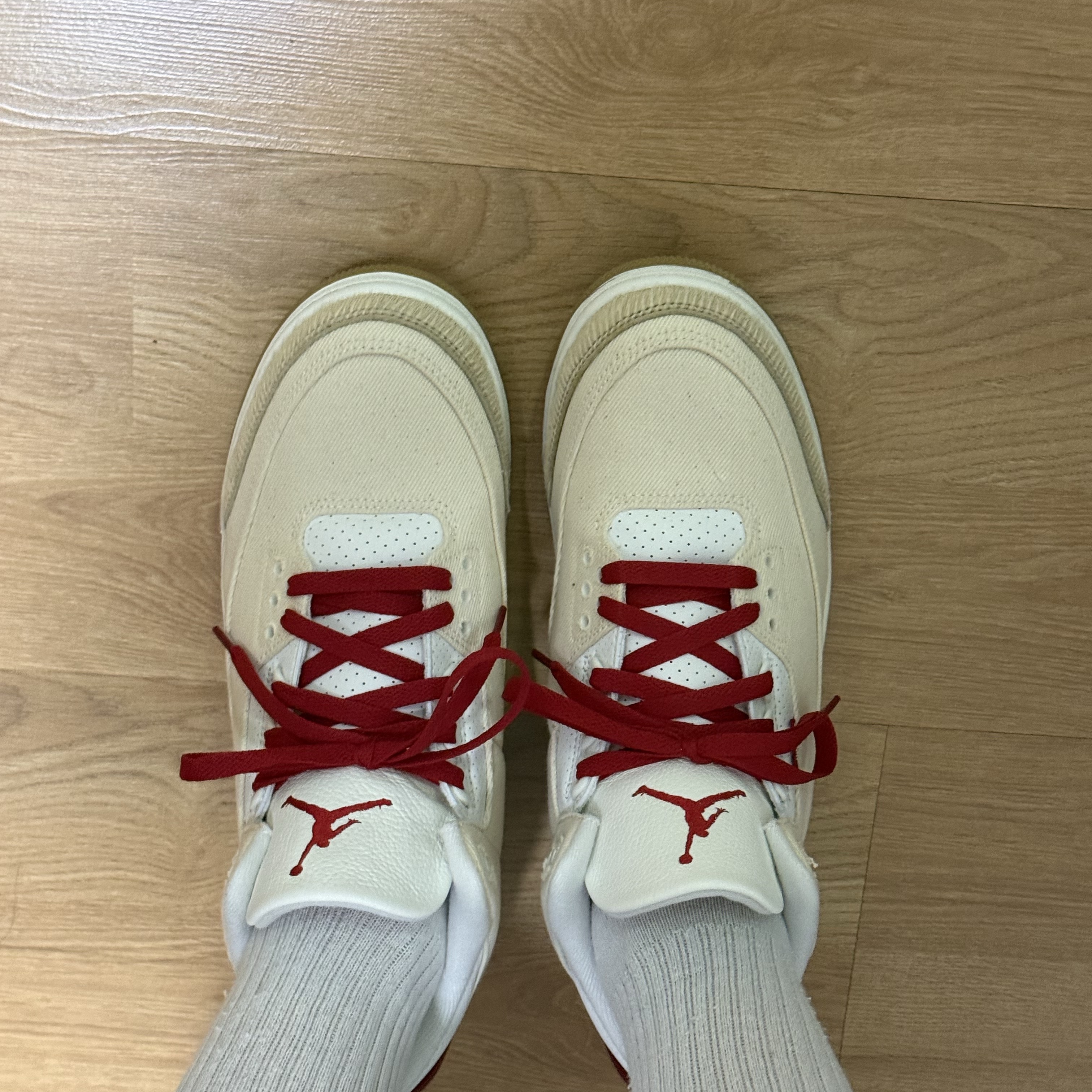 Jordan 3 x Levi’s Ecru Denim 착용 스타일 - 3