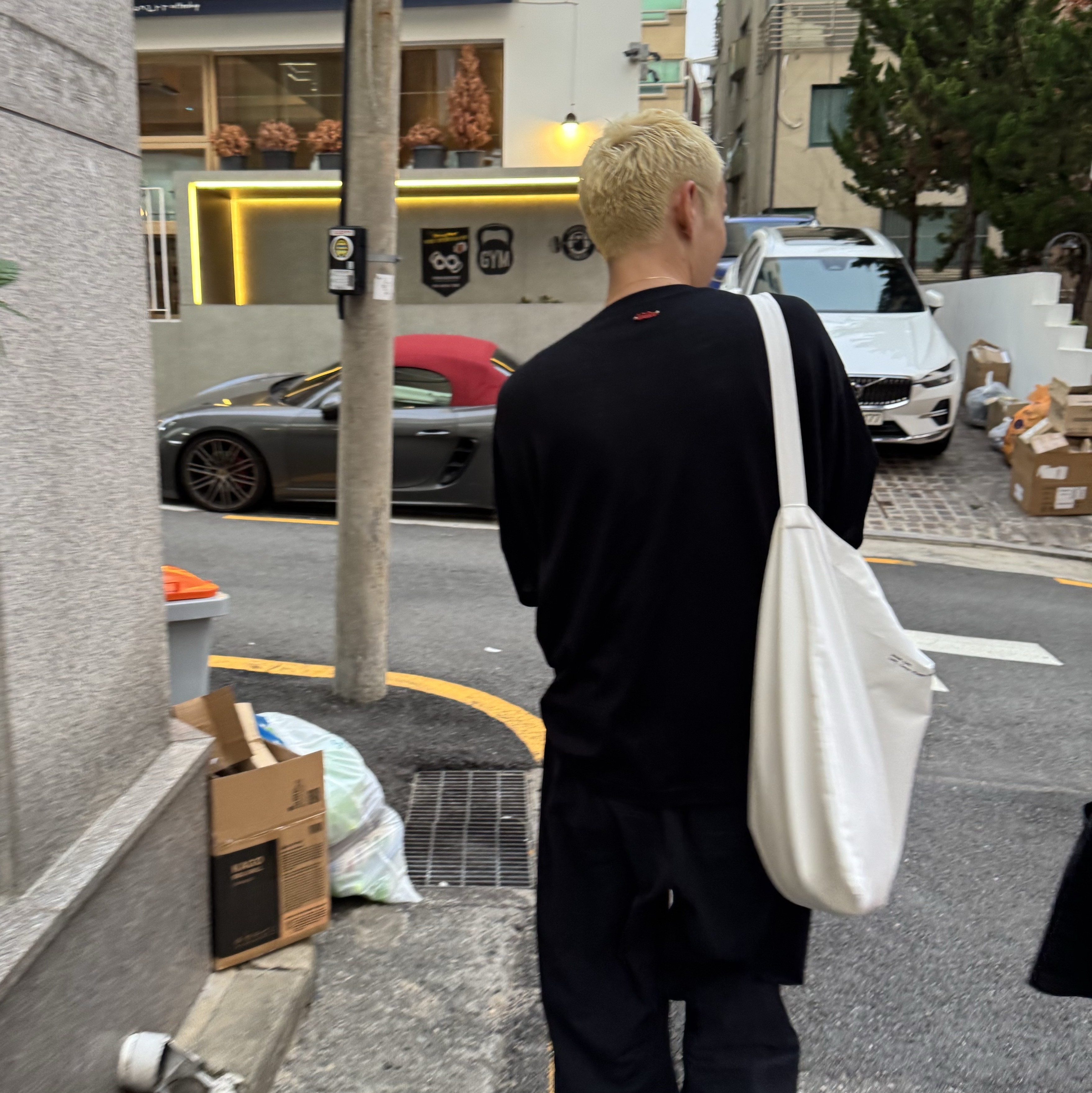 AKRYL Wool Smooth Tee Black - 26FW 착용 스타일 - 2