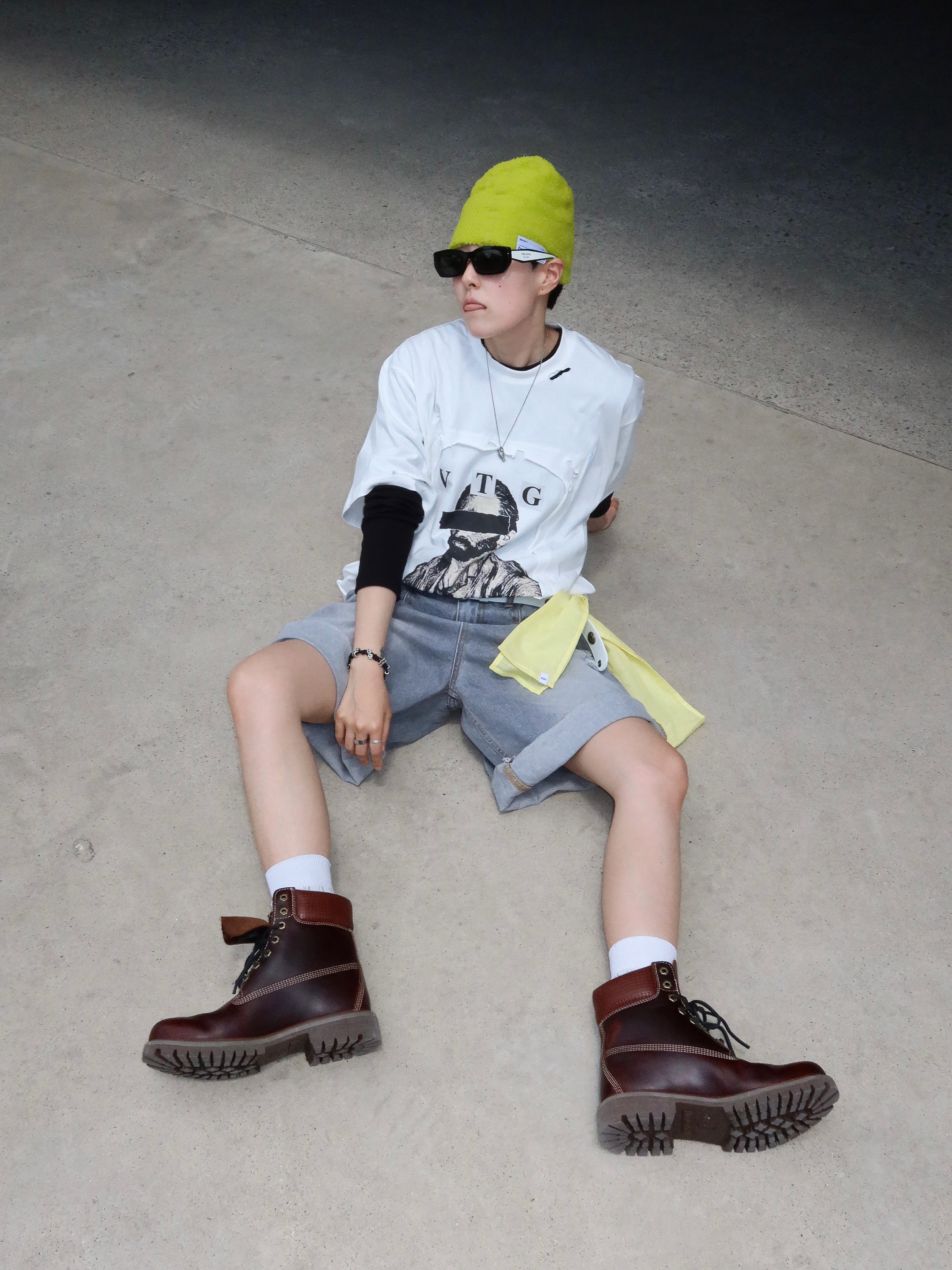 Hono Report Vintage Denim Bermuda Pants Light Gray, Hono Report Bottle Necklace 착용 스타일 - 5