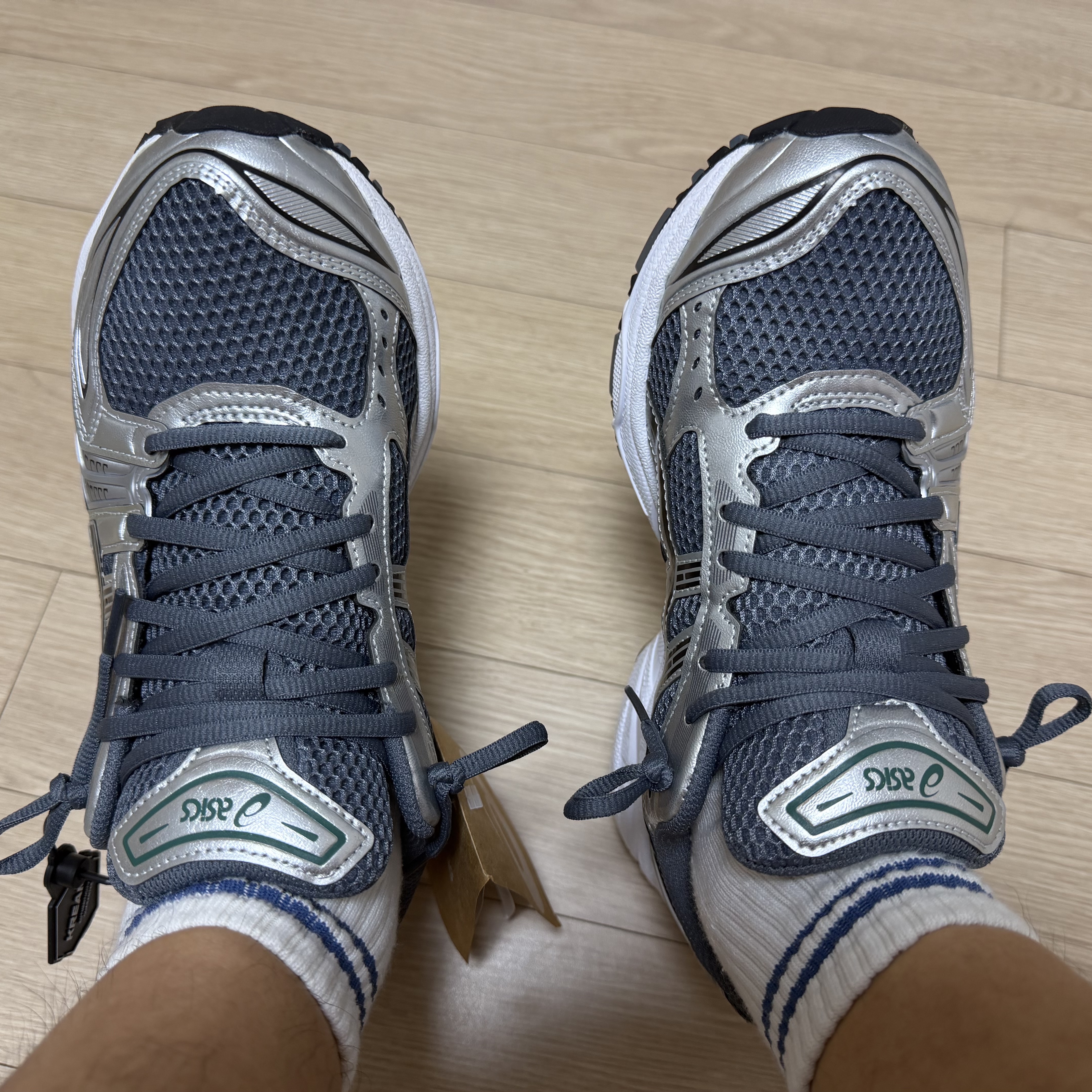 Asics Gel-Kayano 14 Metropolis Jasper Green 착용 스타일 - 6