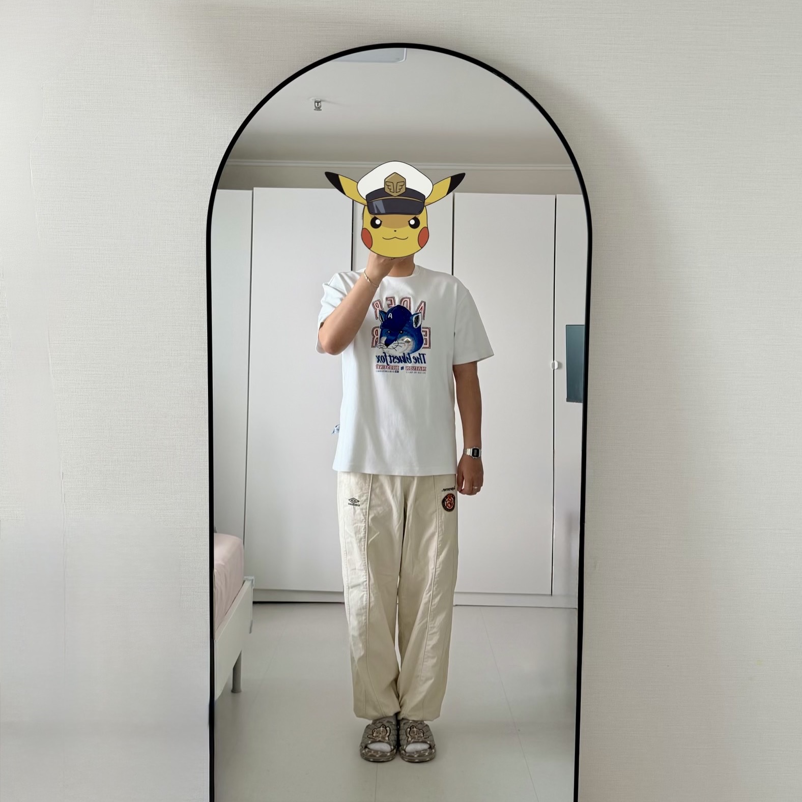 Maison Kitsune x Ader Error The Bluest Fox T-Shirt White, Supreme x Umbro Cotton Ripstop Track Pant Stone - 26SS 착용 스타일 - 1