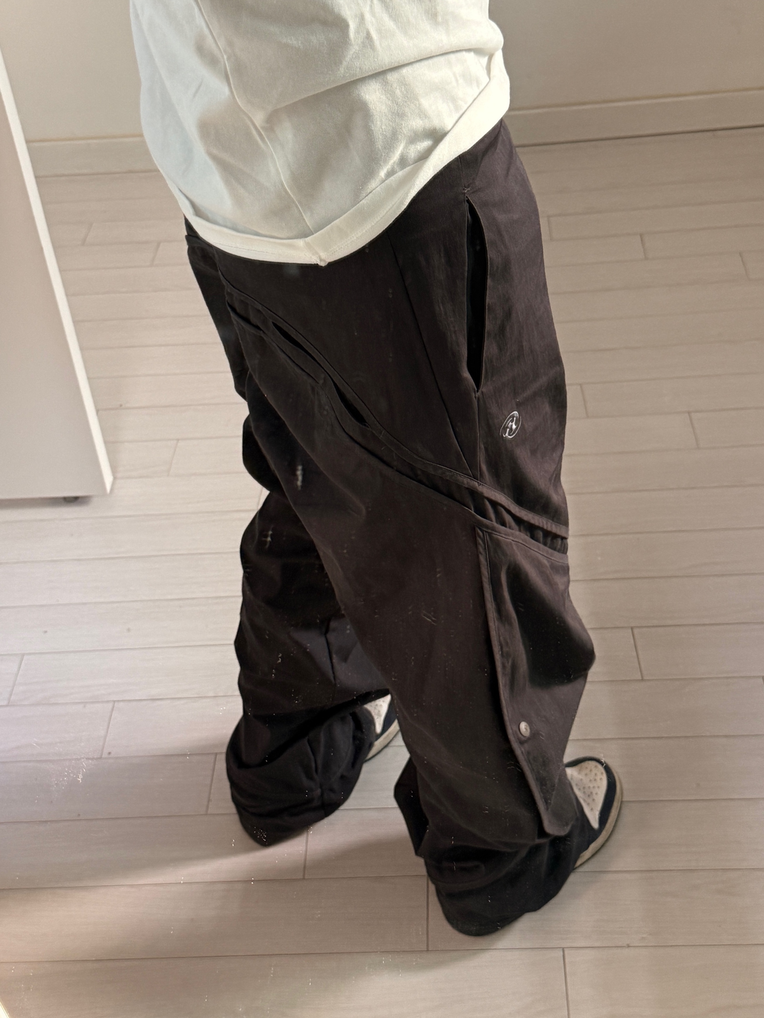 Sansan Gear Throwback T-Shirt White, Sansan Gear Taped Pants Charcoal - 23SS 착용 스타일 - 2