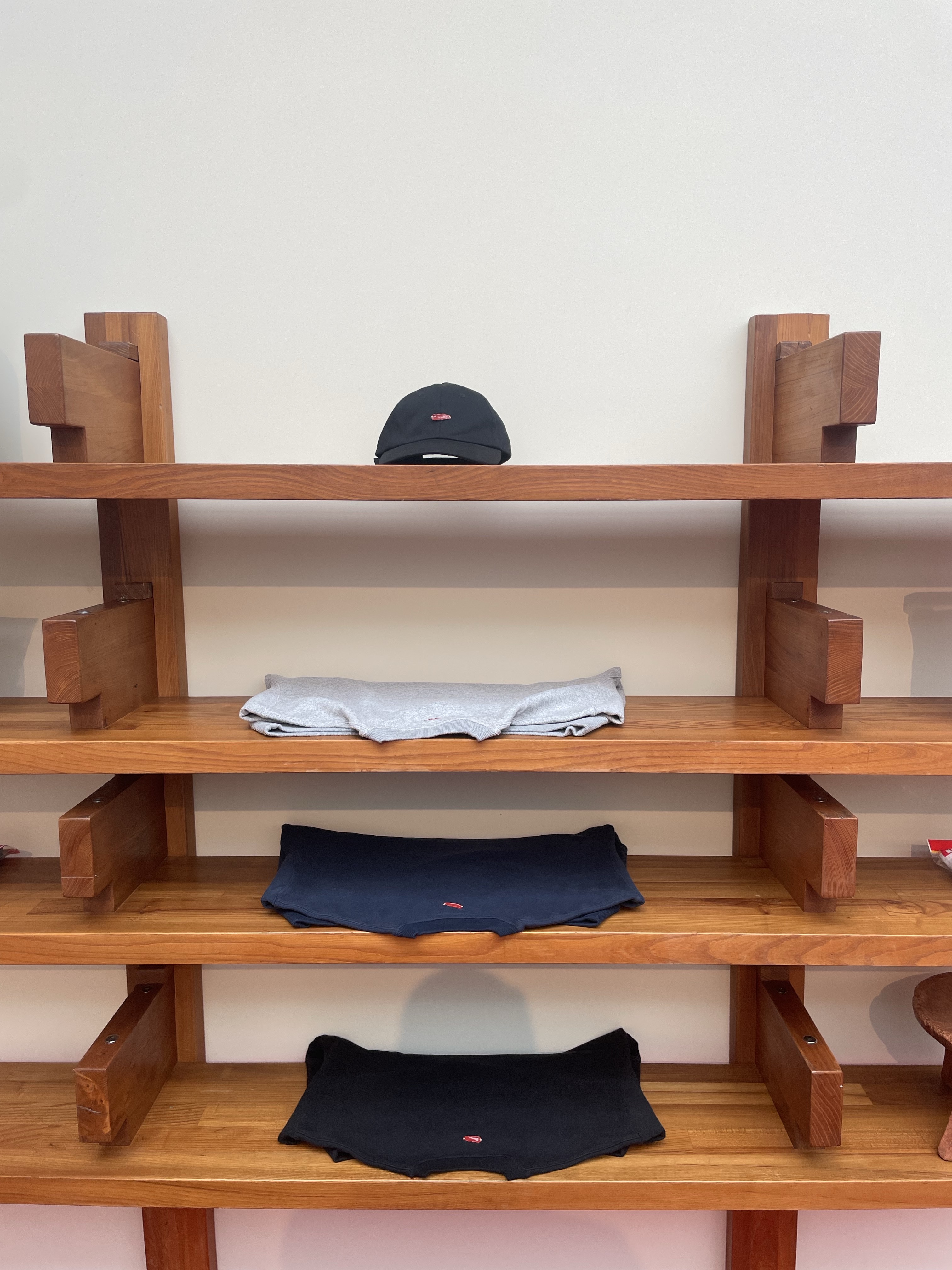 AKRYL Jersey Tee White - 26FW, AKRYL Jersey Tee Super Black - 26FW 착용 스타일 - 4