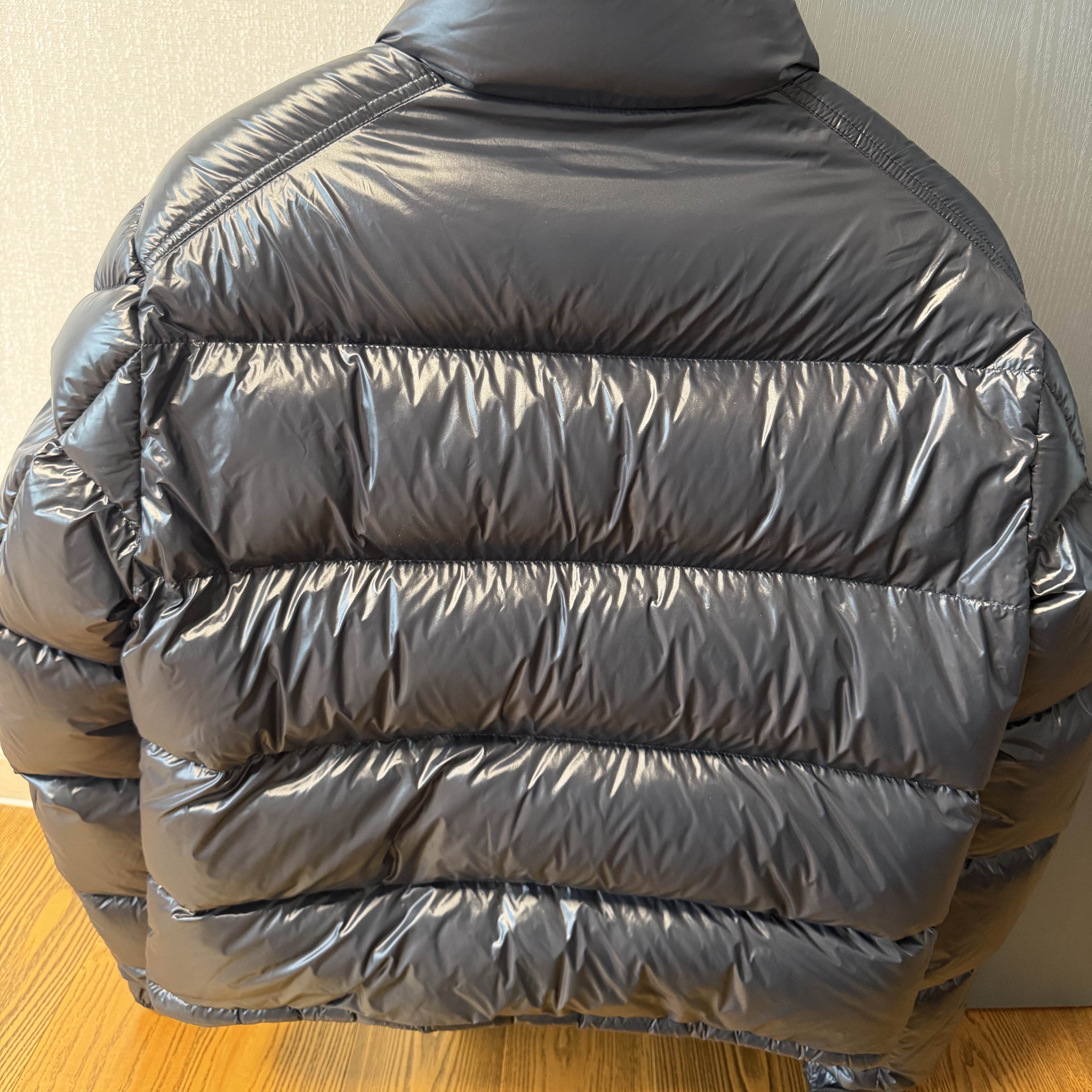 Moncler Levitha Short Down Jacket Black - 25FW 착용 스타일 - 2
