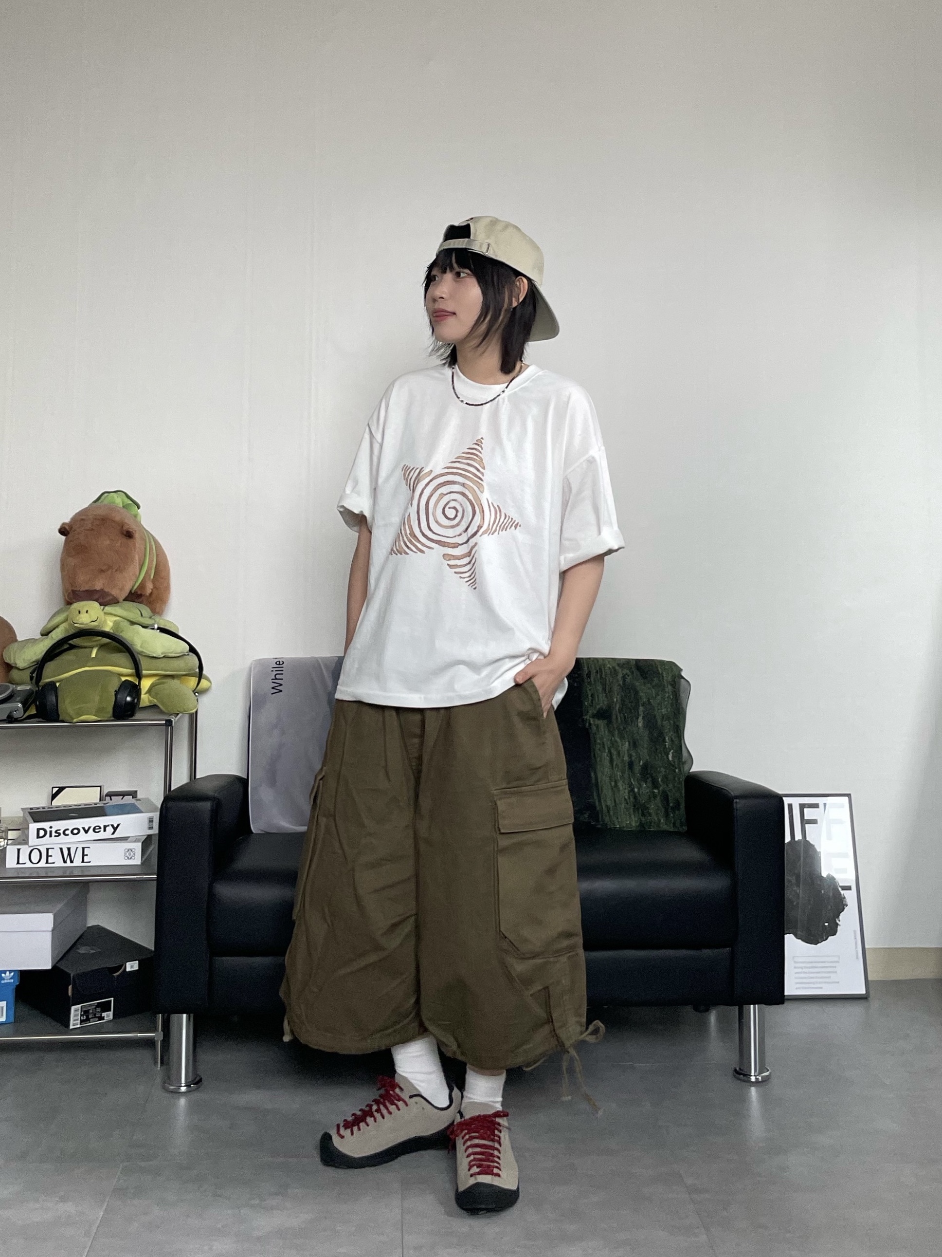 Hello Sunrise H Logo Cotton Relaxed Fit 6Panel Cap Beige, (W) Keen Jasper Suede Sneakers Silver Mink 착용 스타일 - 4