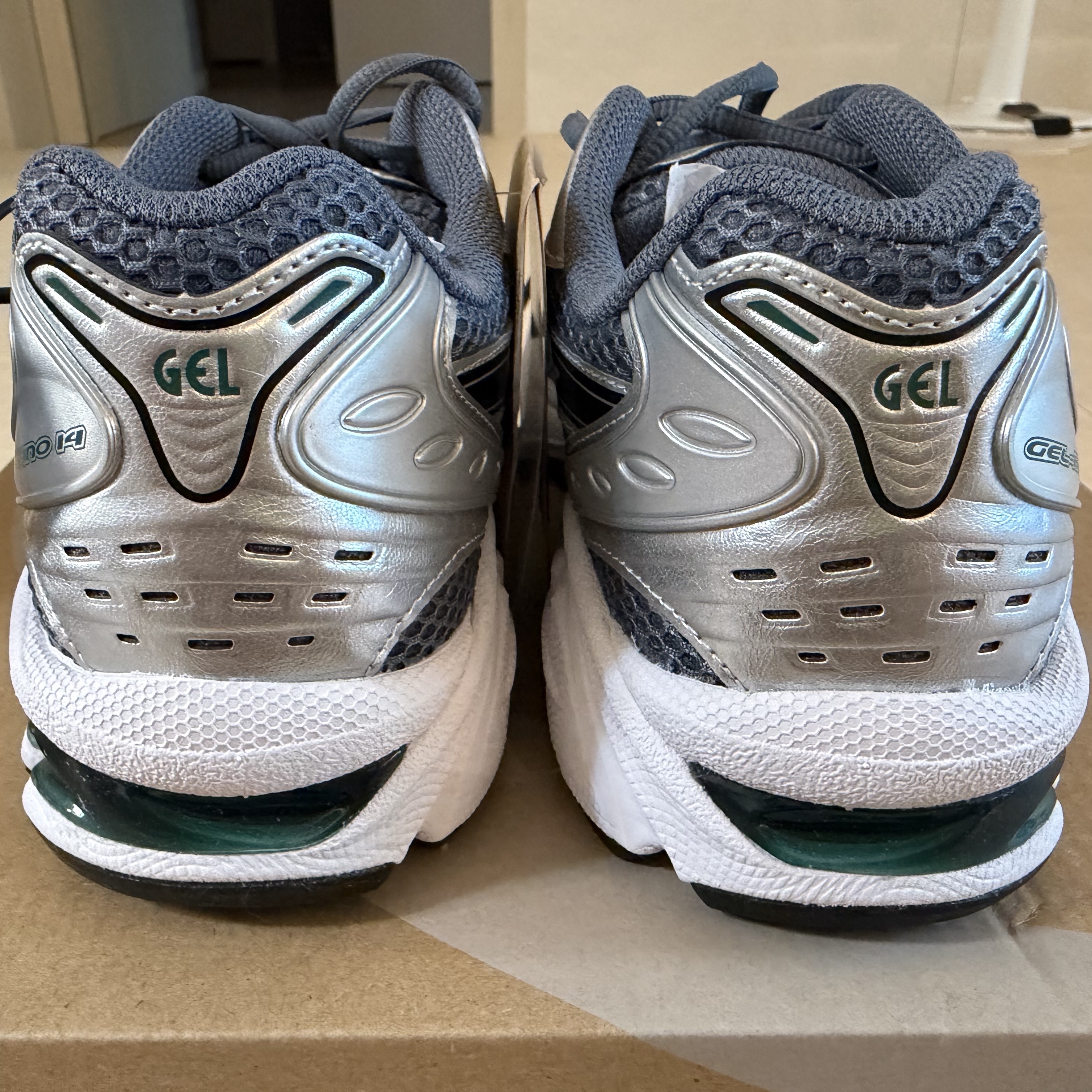 Asics Gel-Kayano 14 Metropolis Jasper Green 착용 스타일 - 4