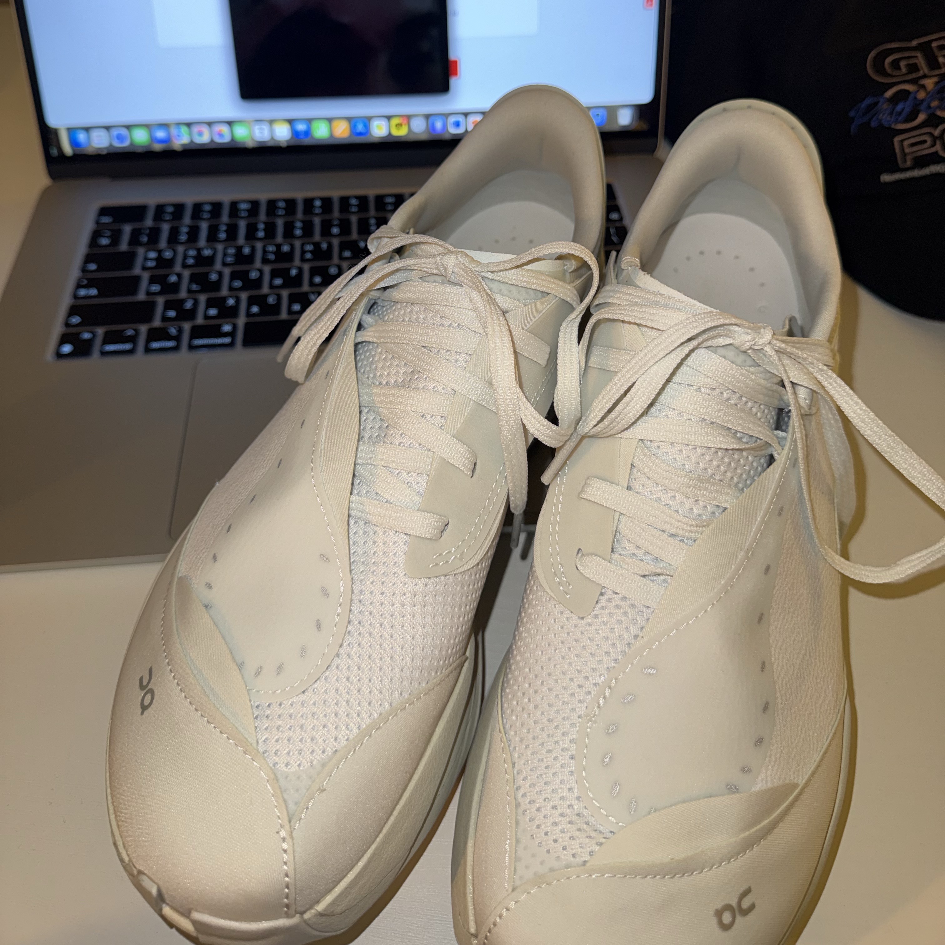 On Running x Post Archive Faction (Paf) Cloudboom Volt White Gale 착용 스타일