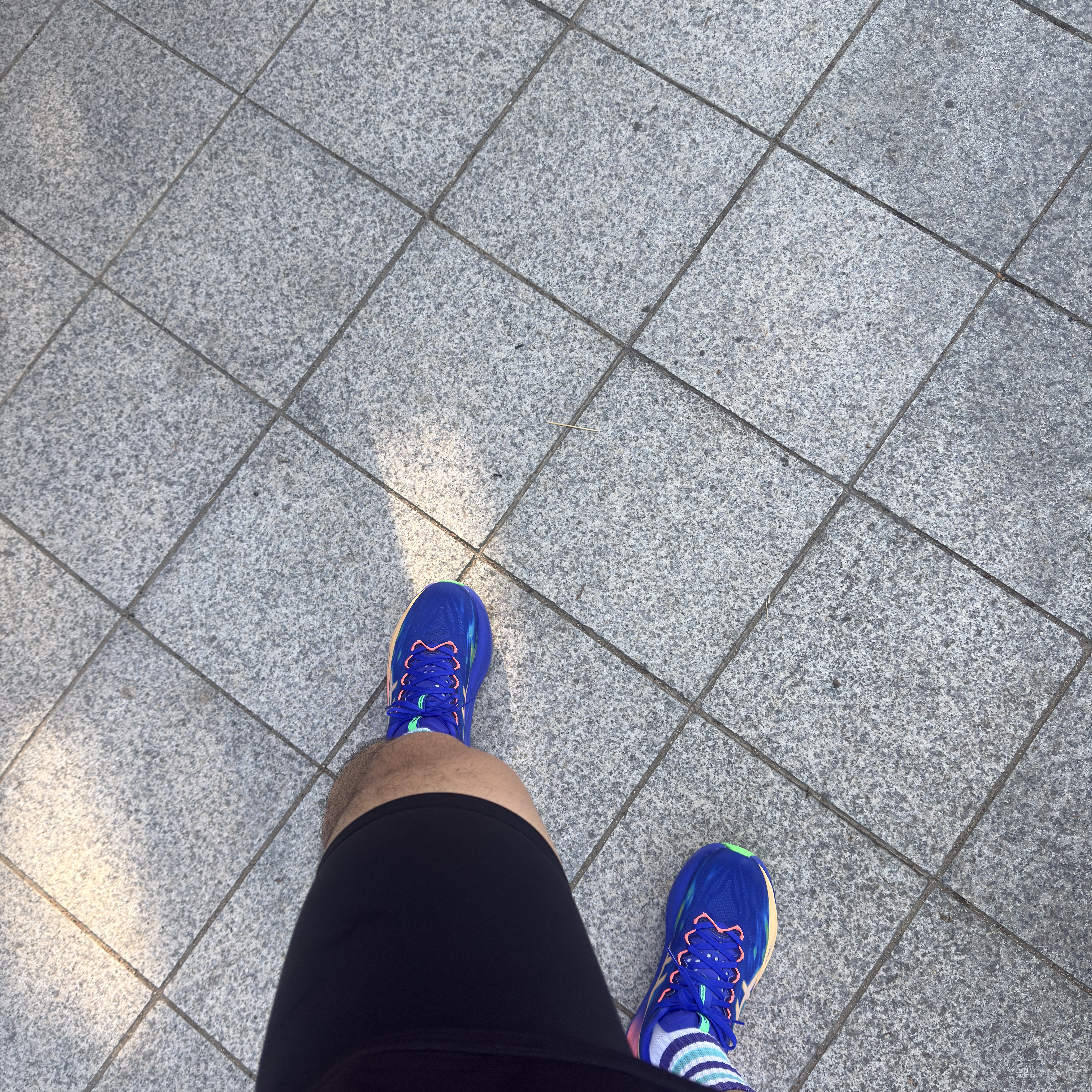 Asics Superblast 3 Cobalt Burst Light Orange 착용 스타일
