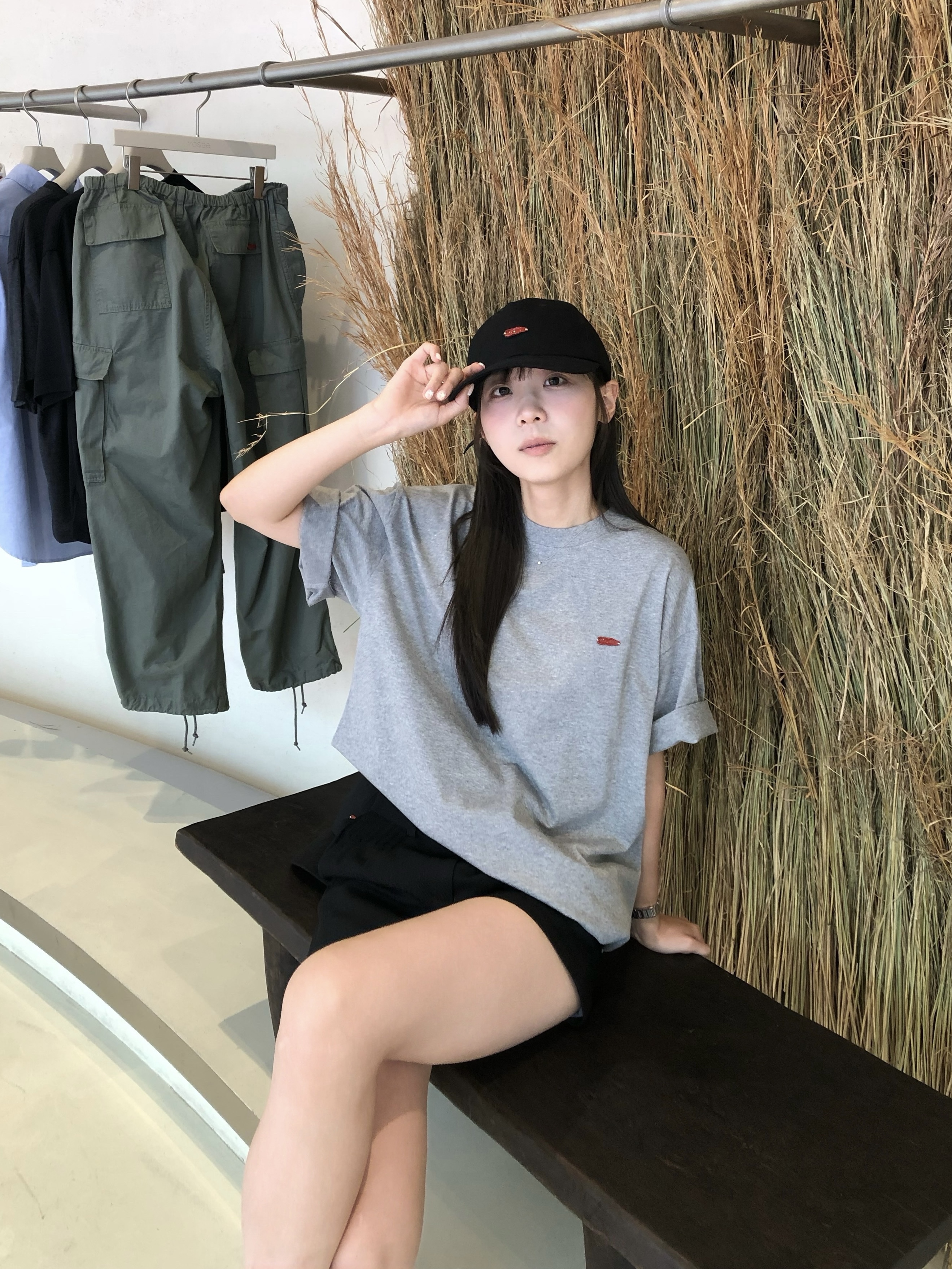 AKRYL Jersey Tee Grey - 26FW, AKRYL Icon Cap Black - 26FW 착용 스타일 - 3
