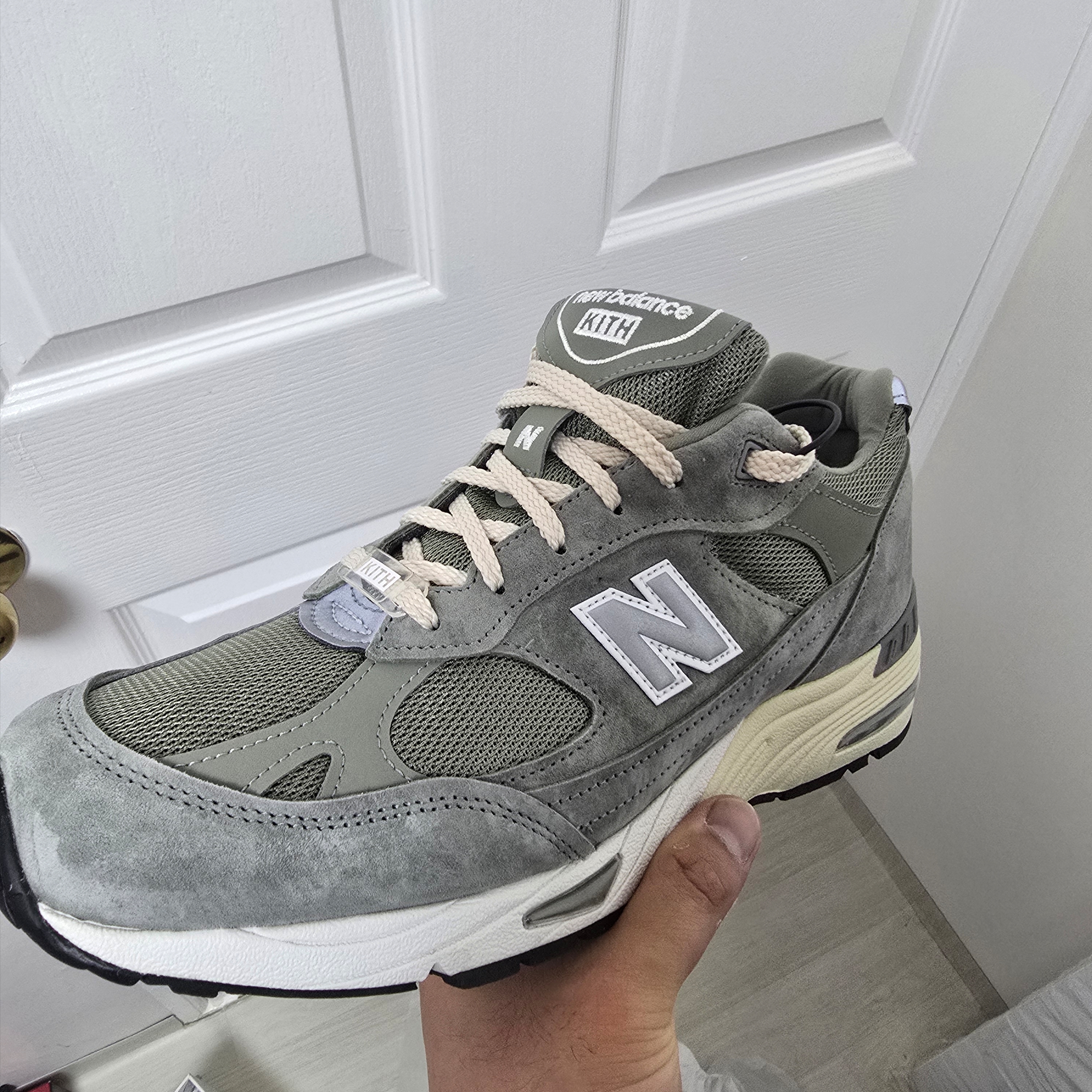 New Balance x Kith 991v1 Made in UK Vetiver 착용 스타일 - 1