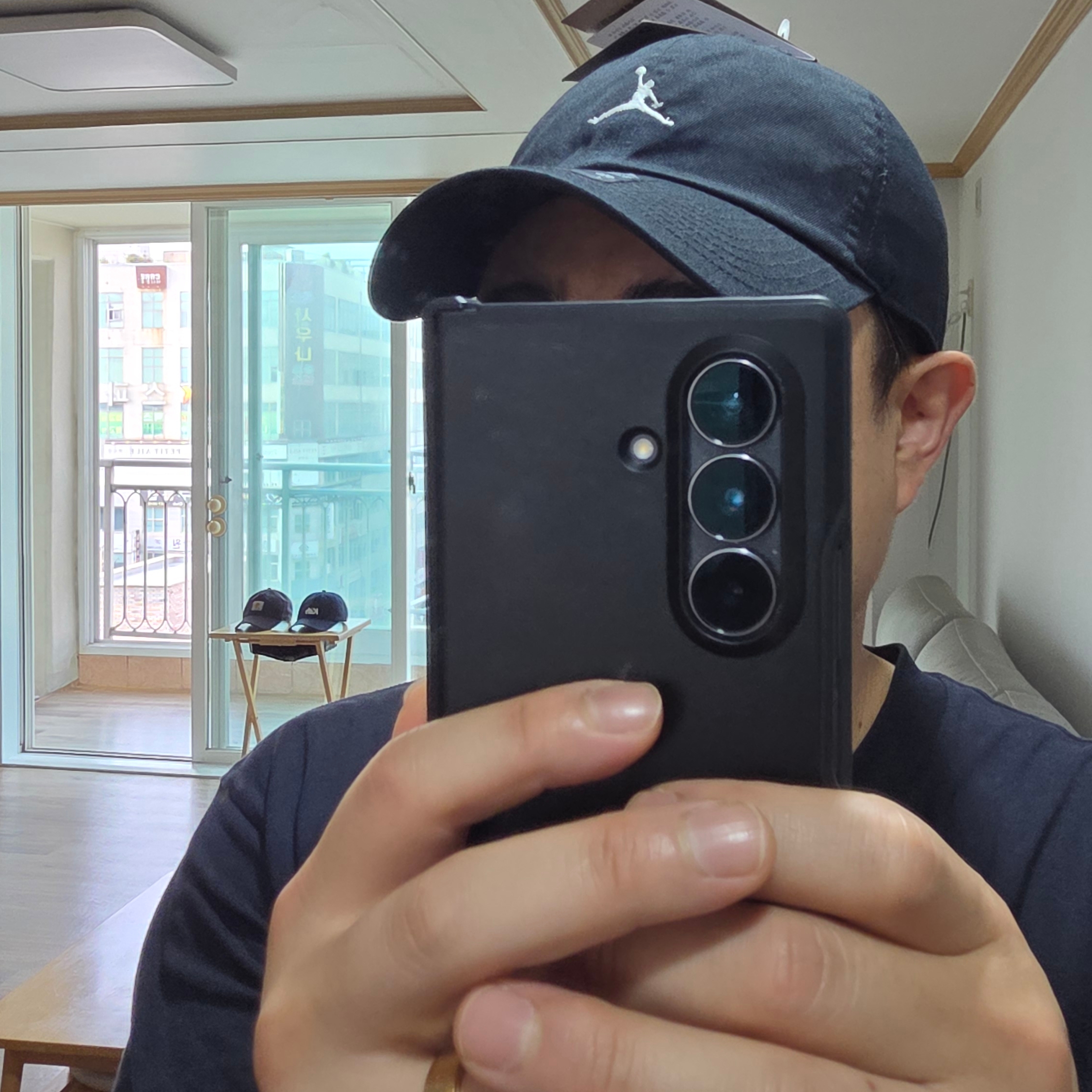 Jordan Club Unstructured Curved Bill Cap Black 착용 스타일 - 3