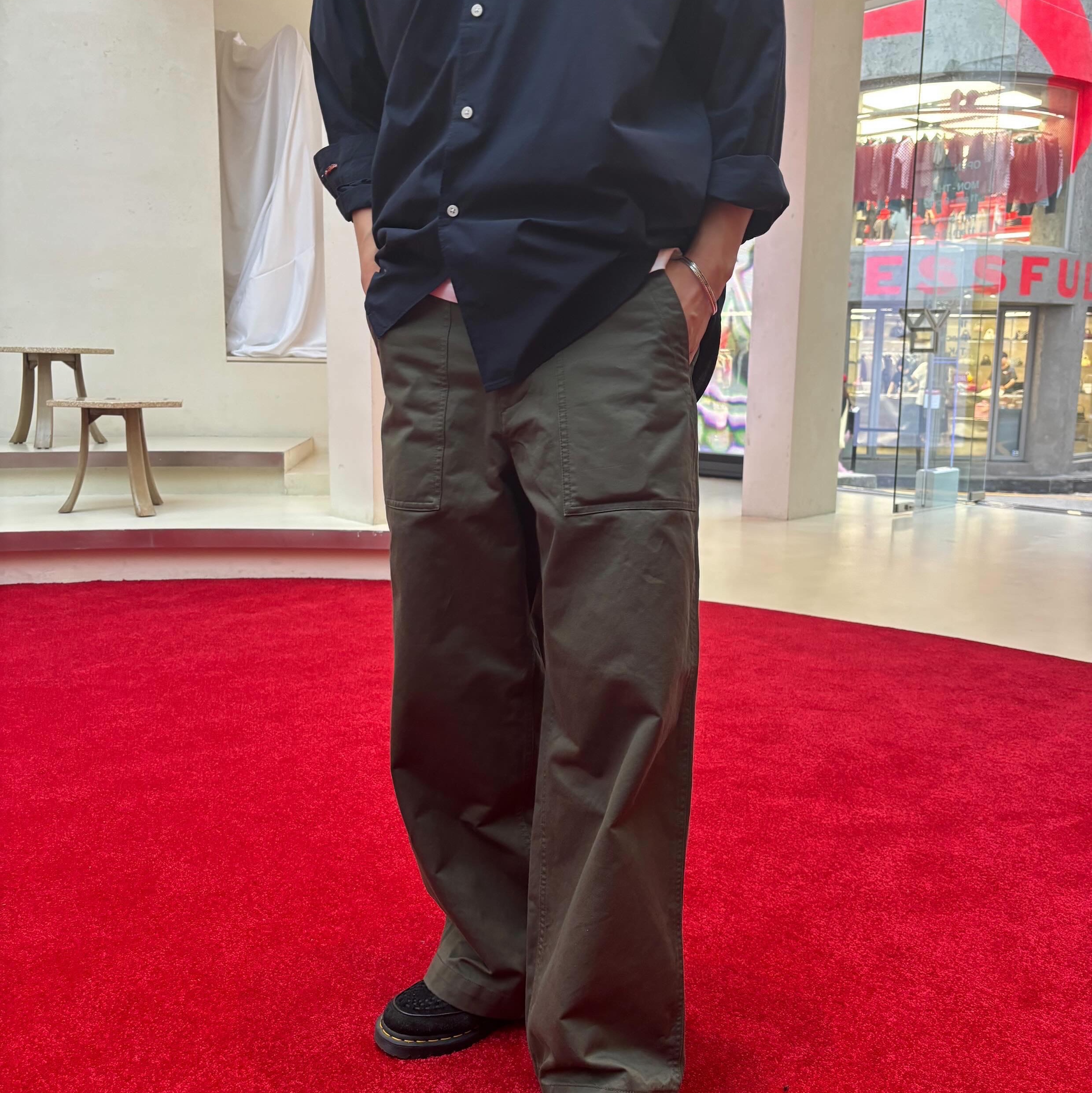 AKRYL Typewriter Shirt Navy - 26FW, AKRYL Fat Fatigue Pants Olive - 26FW 착용 스타일 - 1