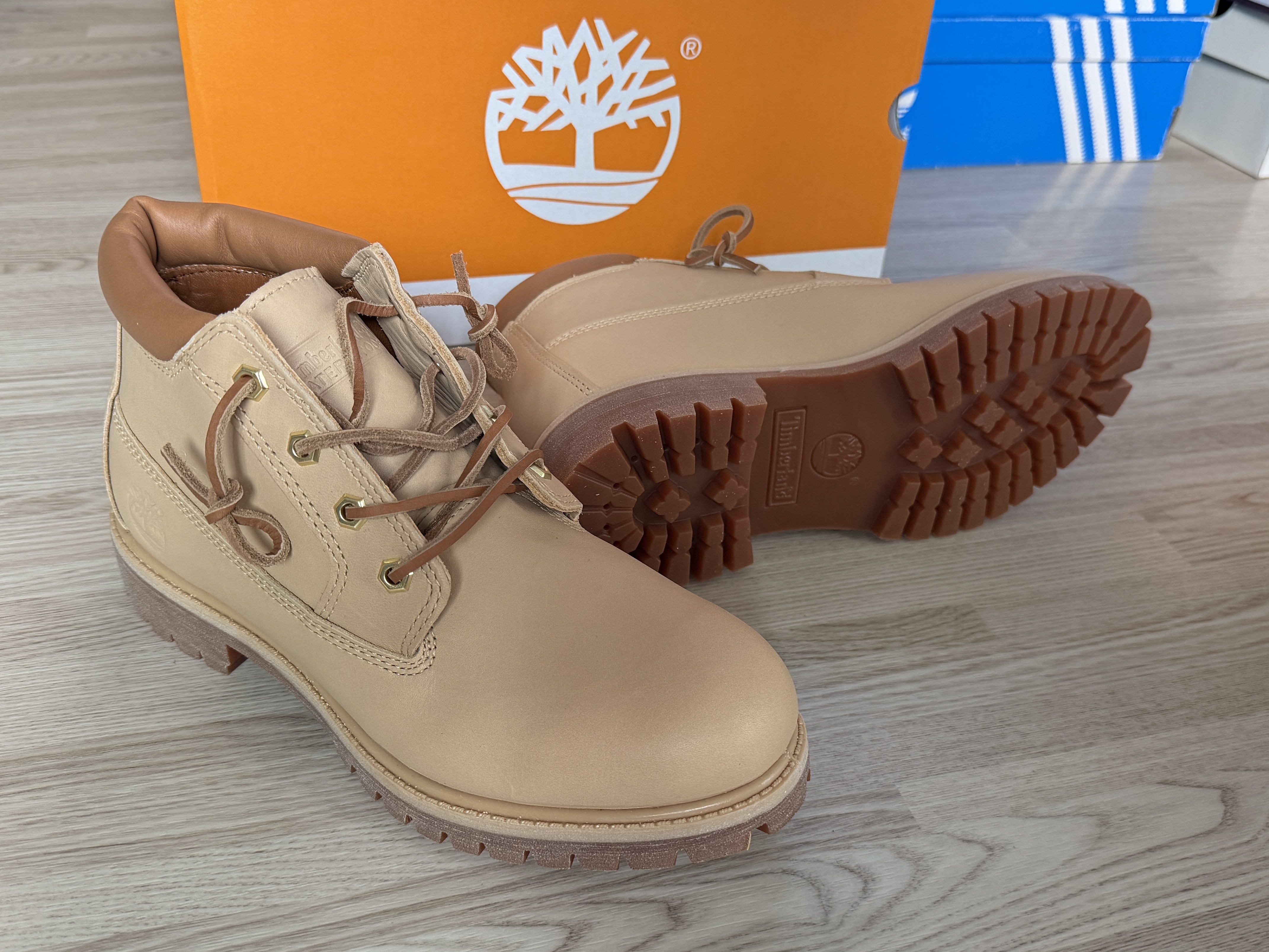 Timberland 6 Inch Lace Up Waterproof Boots Beige - Wide 착용 스타일 - 1