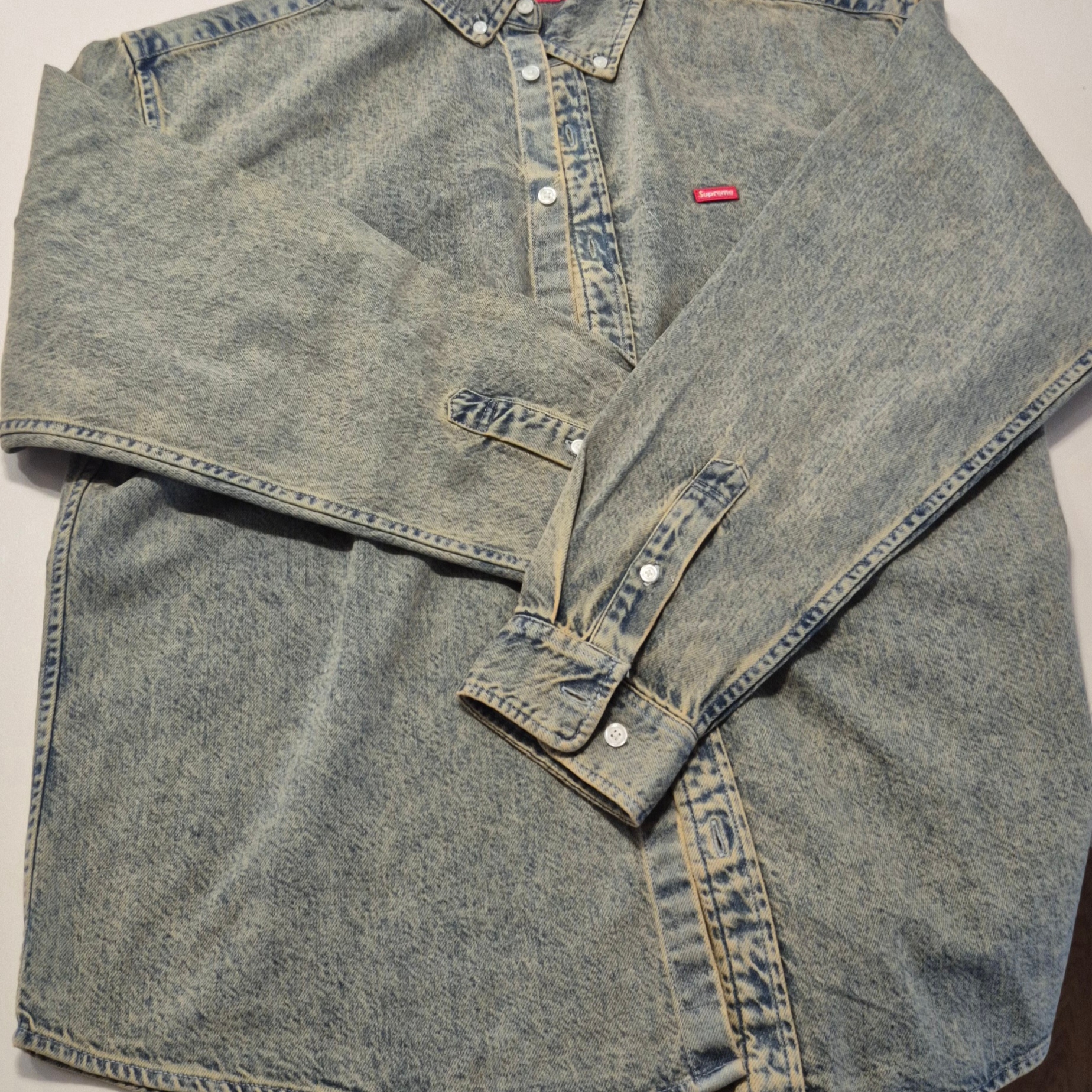Supreme Small Box Denim Shirt Dirty Indigo - 26SS 착용 스타일