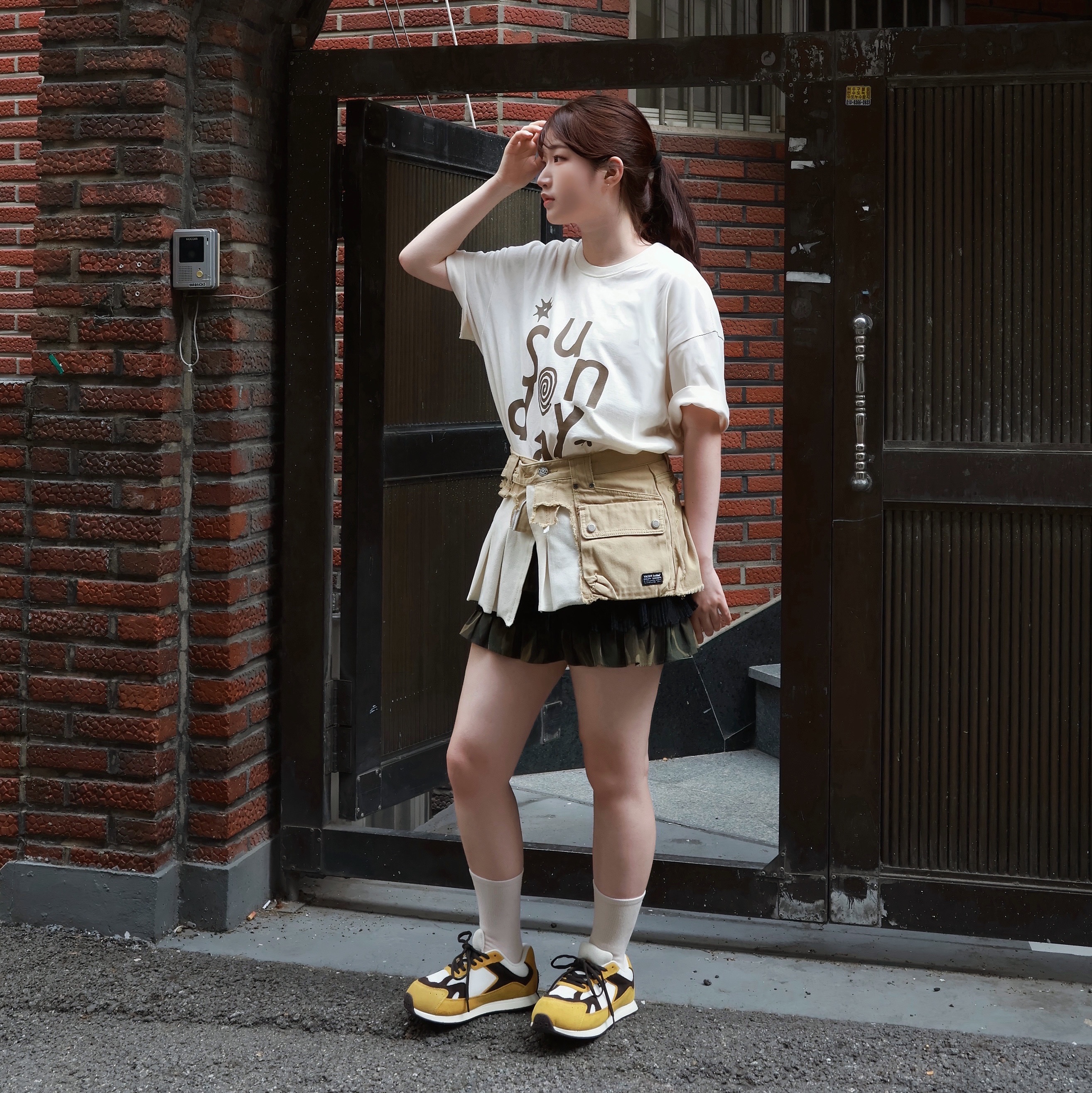 Vacant Archive Arron Layered Skirt Belt Beige 착용 스타일 - 2