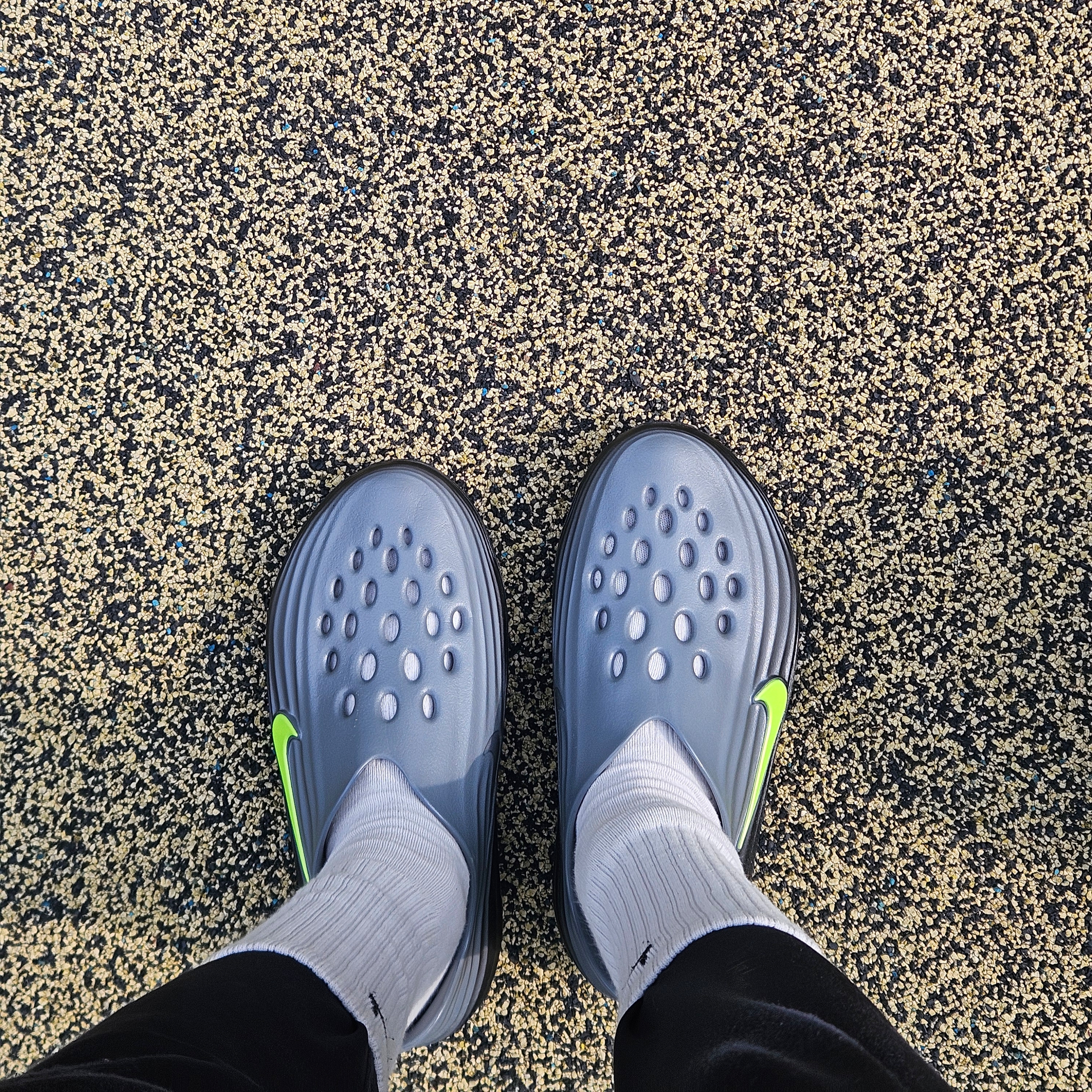 Nike ReactX Rejuven8 Black Cool Grey 착용 스타일
