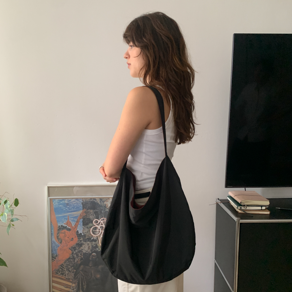 하아카이브 리버서블 숄더백 블랙/ 버건디(Hah Archive Reversible Shoulder Bag Black / Burgundy) - 2