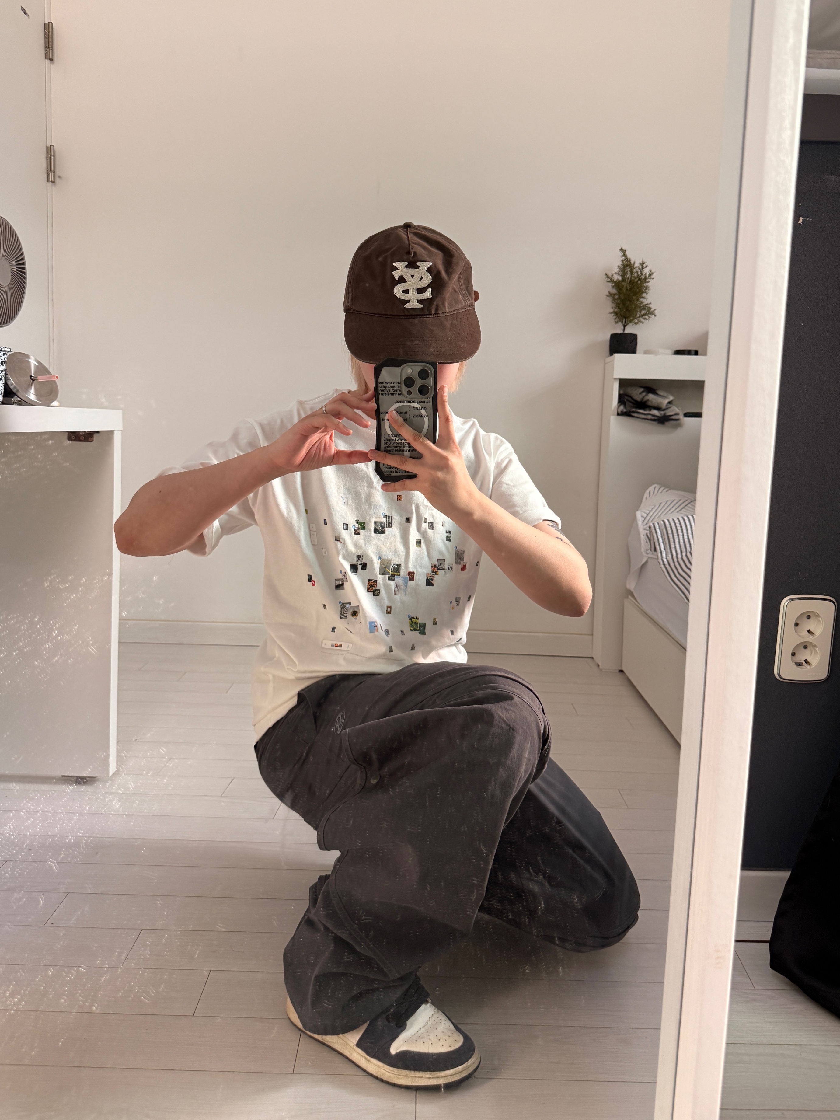 Sansan Gear Throwback T-Shirt White, Sansan Gear Taped Pants Charcoal - 23SS 착용 스타일 - 1