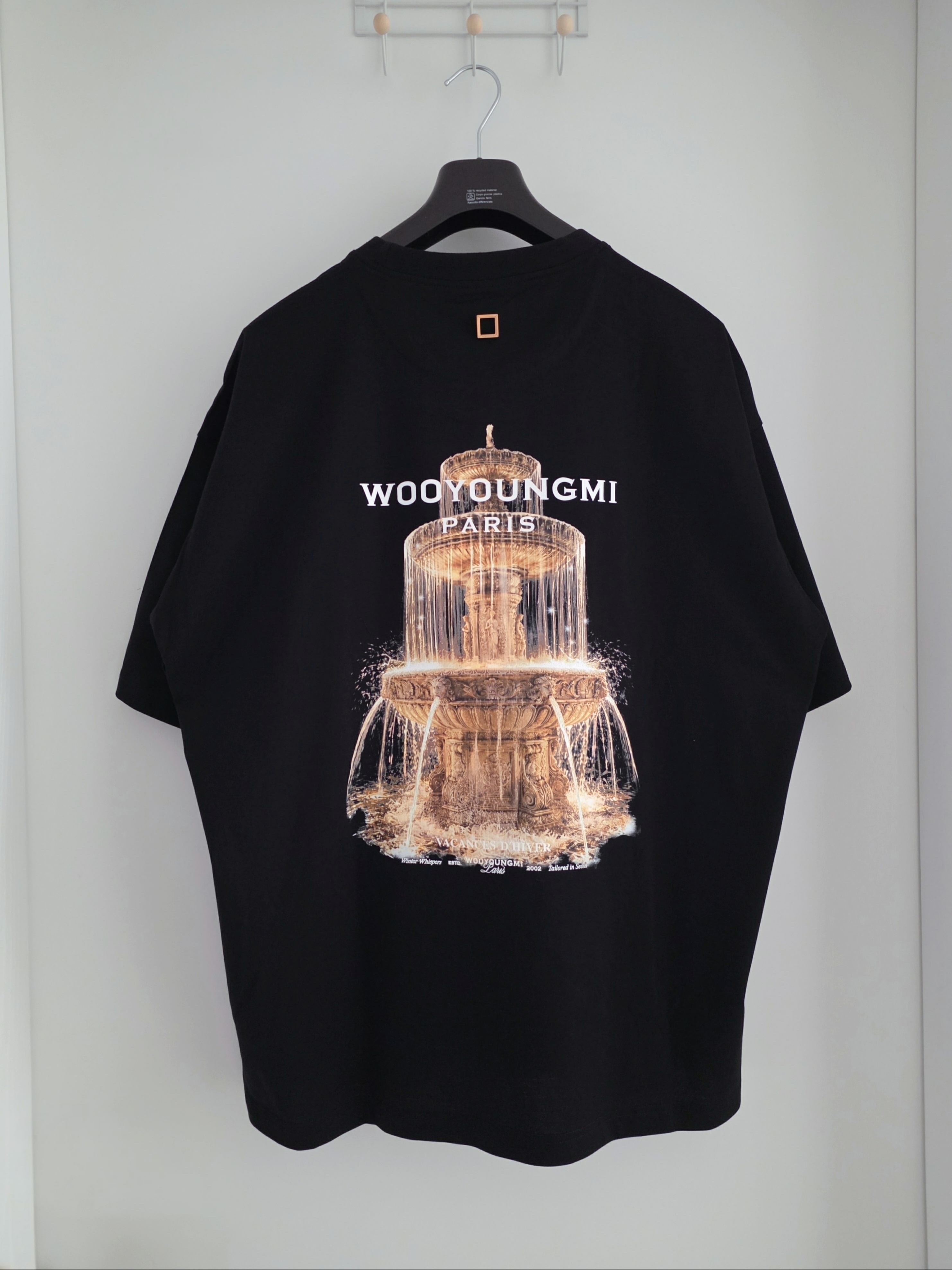 Wooyoungmi Fountain Graphic T-Shirt Black - 26FW 착용 스타일