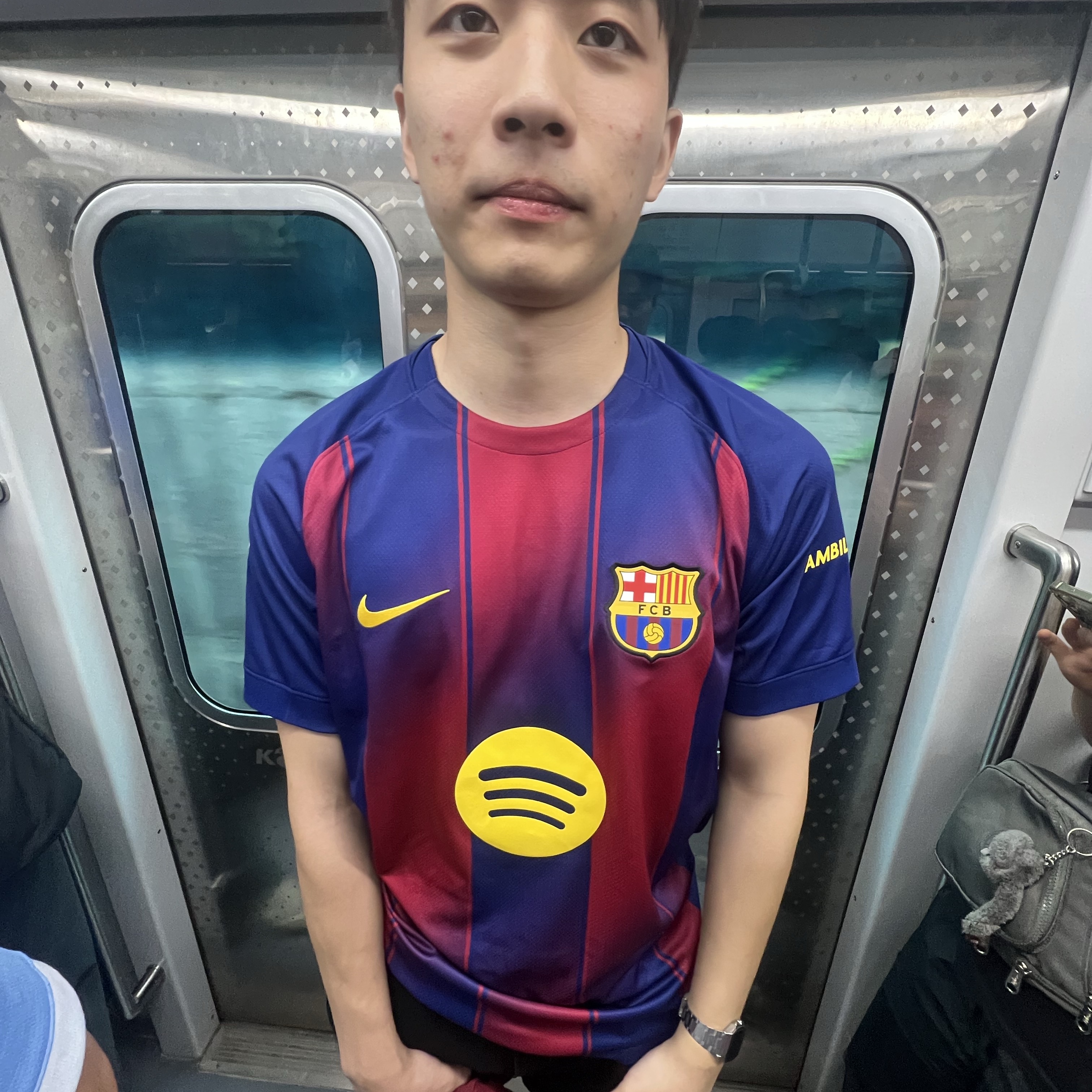 Nike FC Barcelona 2025/26 Stadium Home Dri-Fit Football Replica Jersey Deep Royal Blue Noble Red (Non Marking Ver.) 착용 스타일 - 1