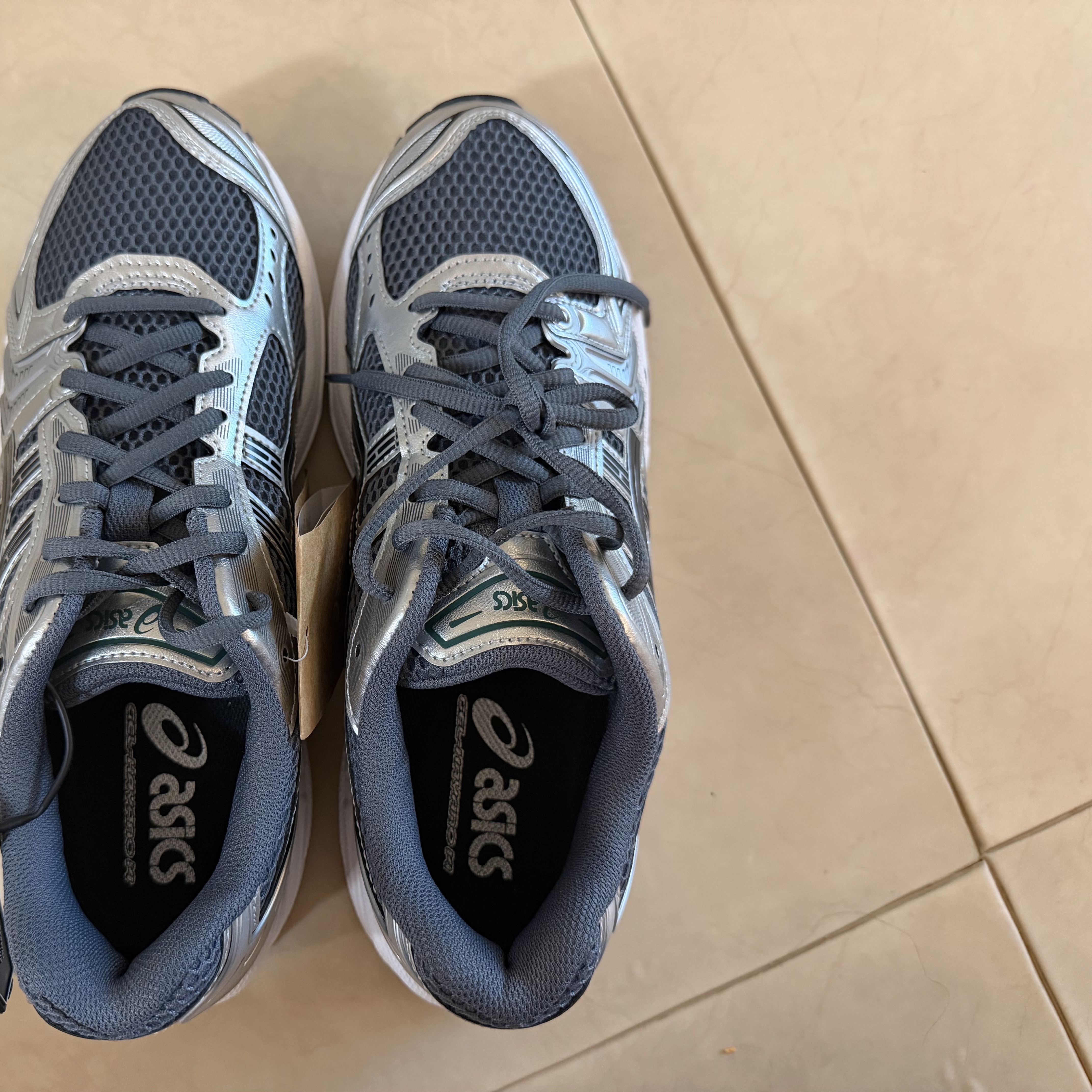 Asics Gel-Kayano 14 Metropolis Jasper Green 착용 스타일 - 8