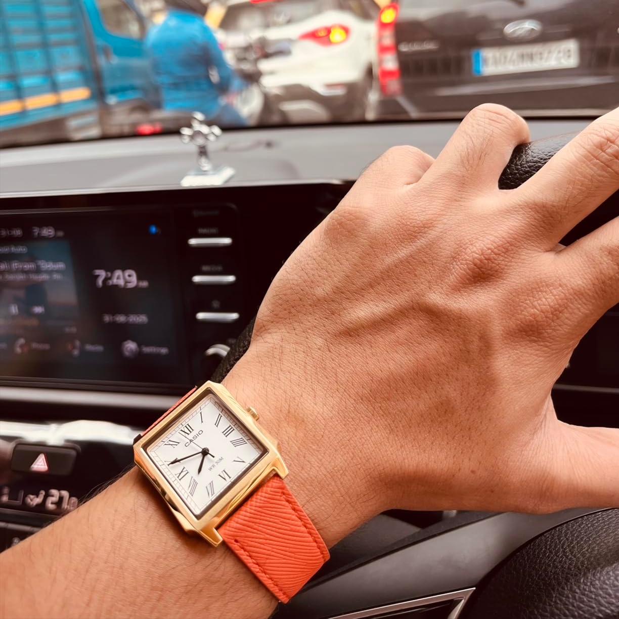 Casio MTP-B190GL-7BV 착용 스타일