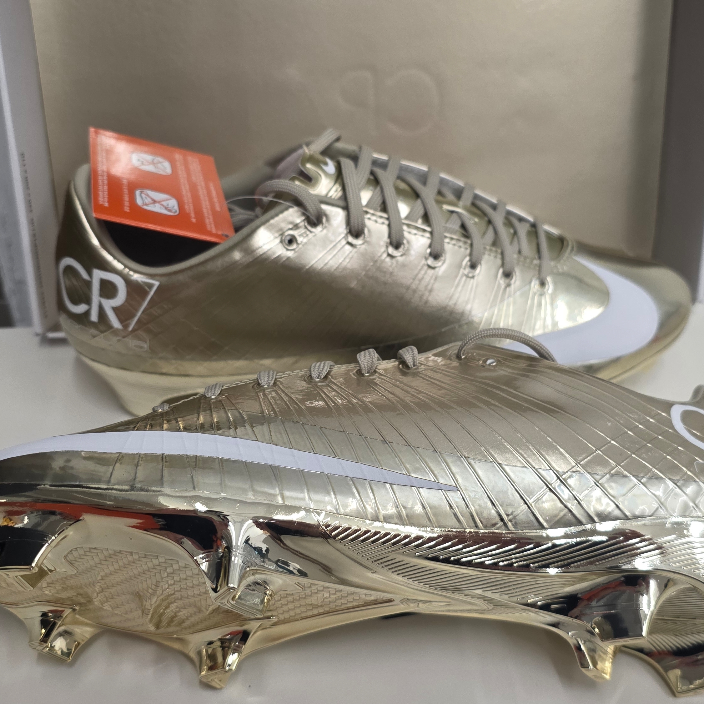 Nike Mercurial Superfly 1 RGN FG SE CR7 Metallic Gold Star 착용 스타일