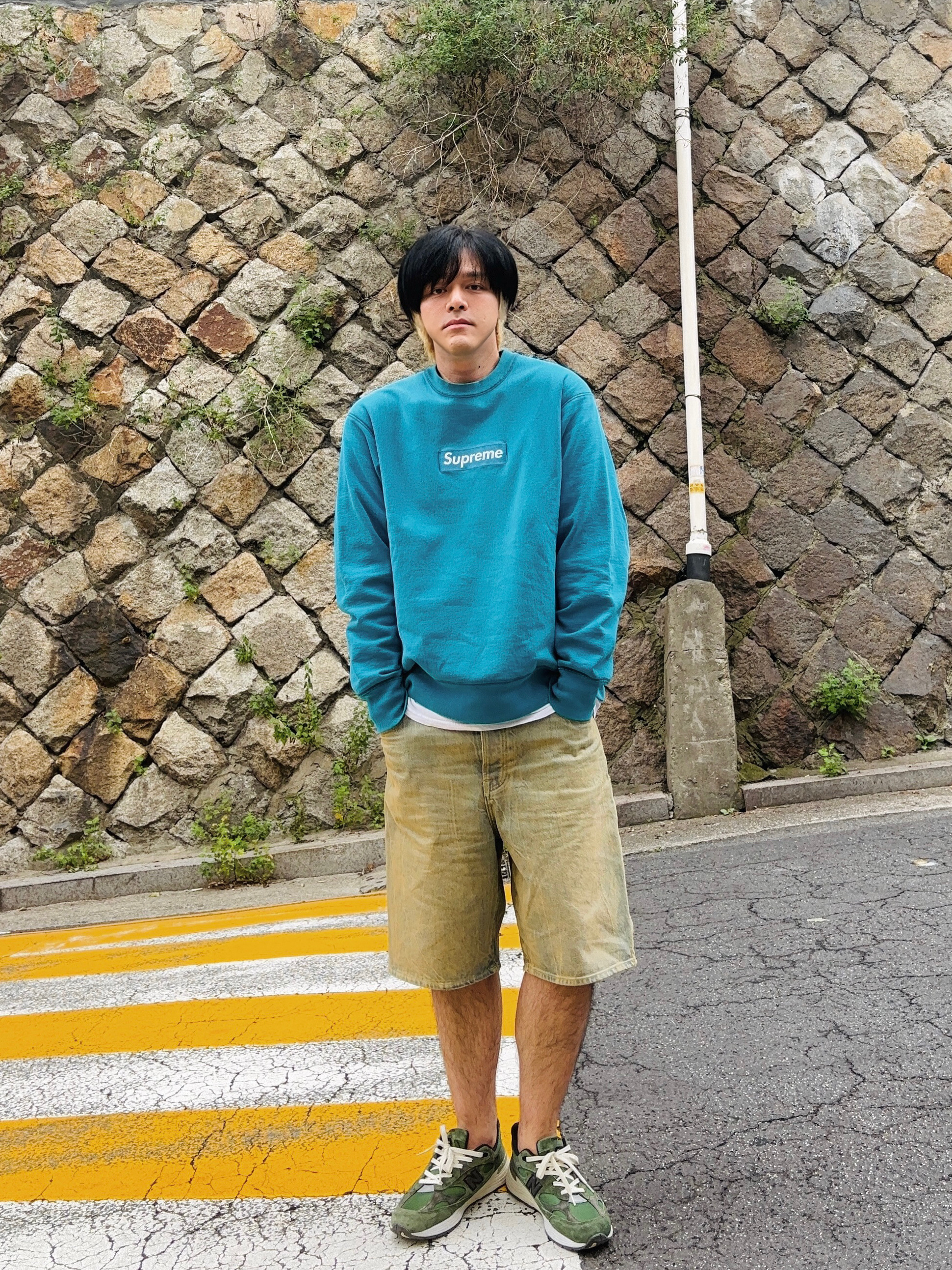 Stussy Denim Big OL' Shorts Sandwash, New Balance x JJJJound 992 Made in USA Mossy Green 착용 스타일 - 1