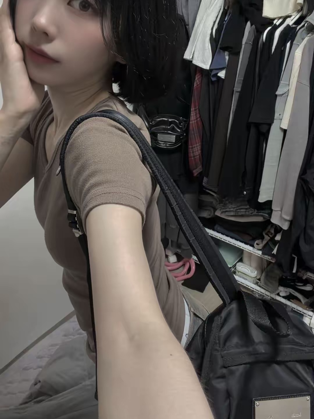 Matin Kim Pocket Utility Small Back Pack Black 착용 스타일 - 2