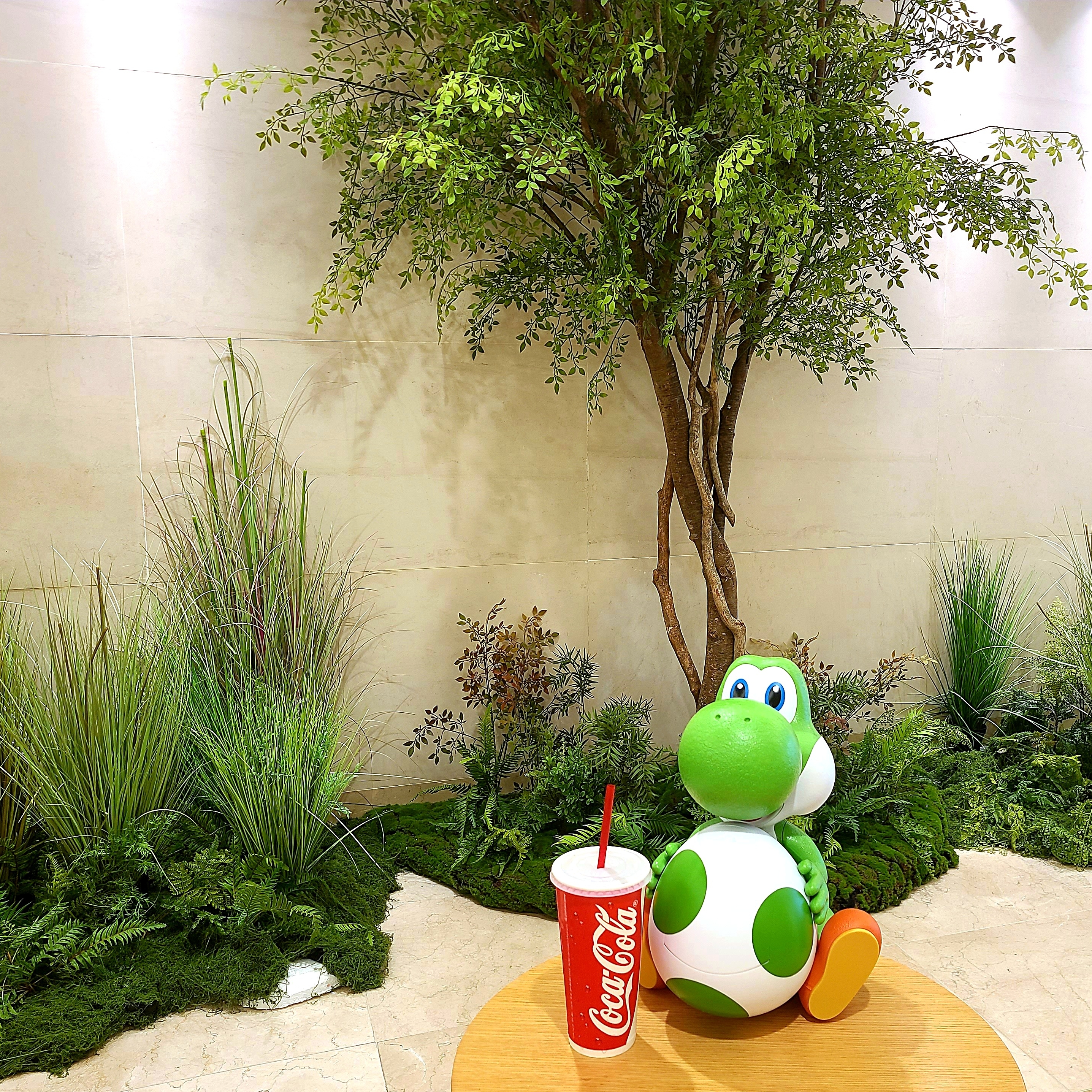 CGV x Super Mario Yoshi Popcorn Bucket 착용 스타일