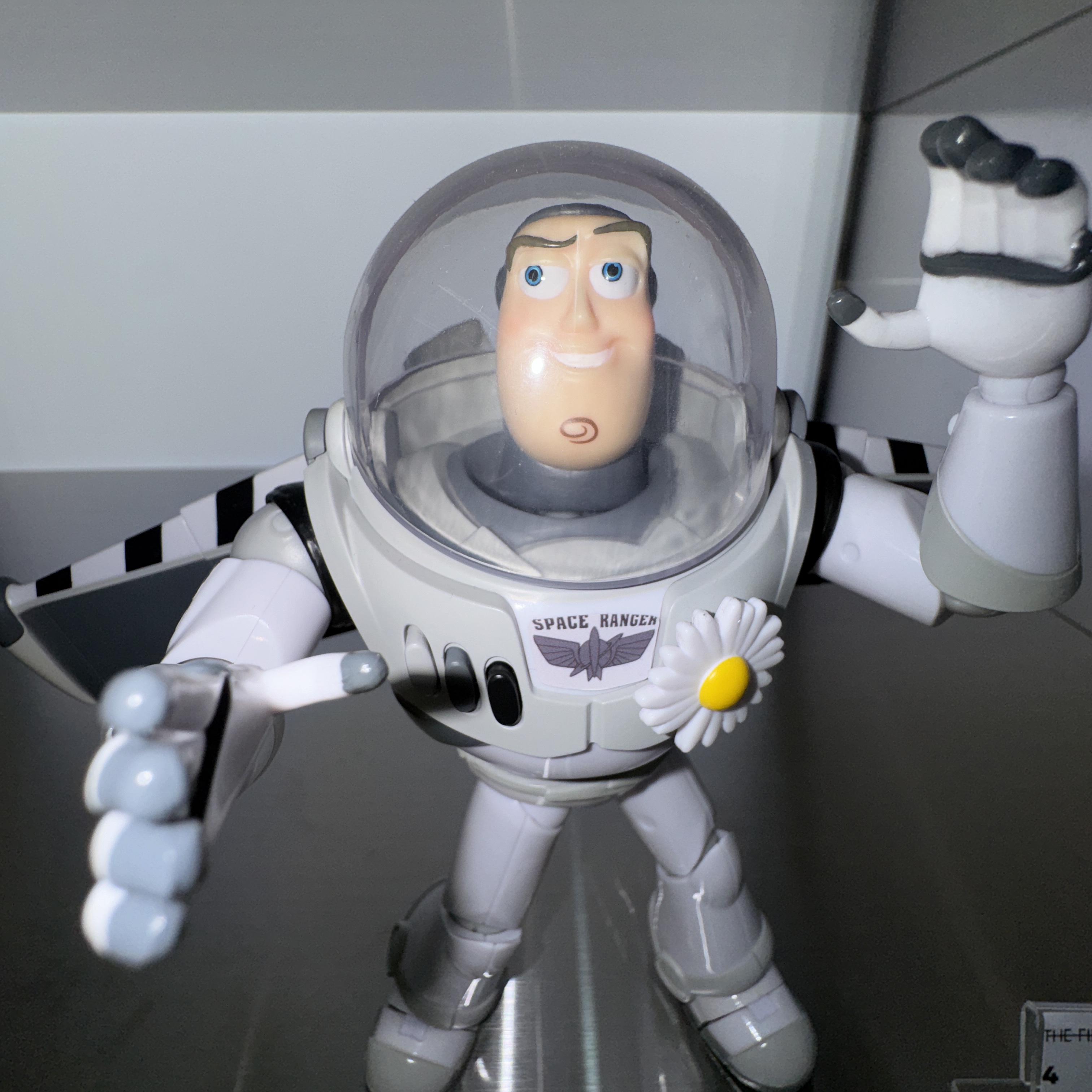 Peaceminusone x Toy Story The First Fan Standing Plush Toy Alien, Peaceminusone x Toy Story The First Fan Collectable Toy Alien 착용 스타일 - 4