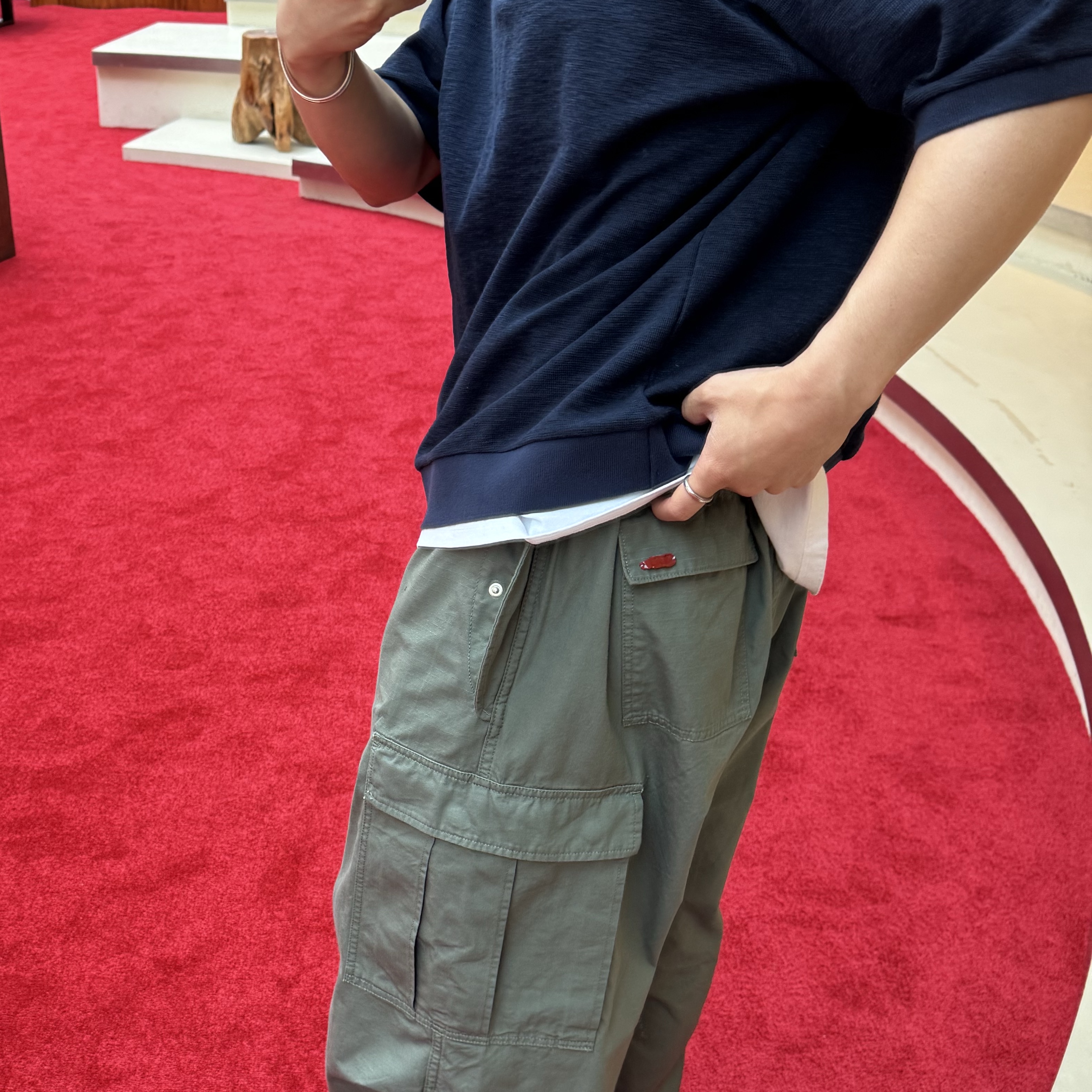 AKRYL Pique Polo Shirt Navy - 26FW, AKRYL Fat Cargo Pants Olive - 26FW 착용 스타일 - 4