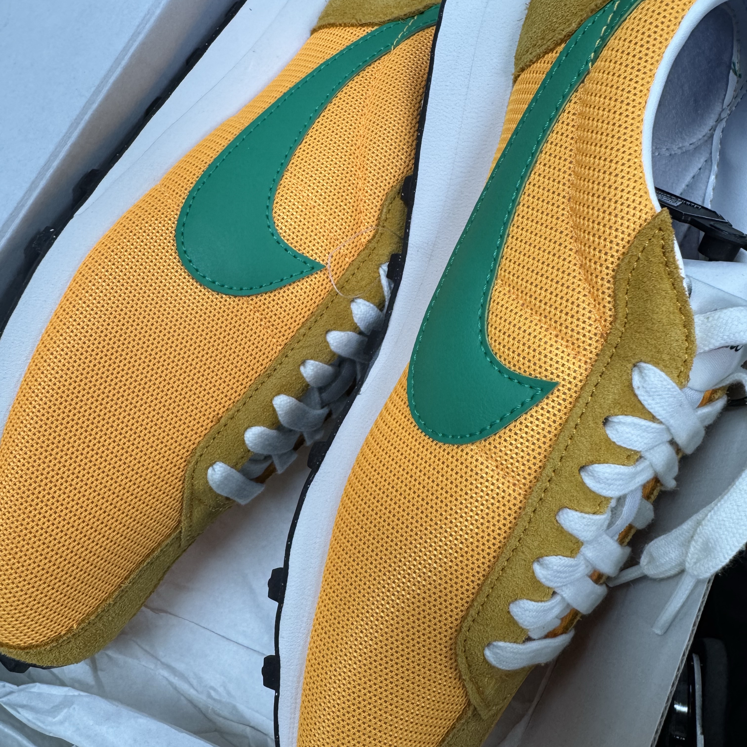 Nike LD-1000 Laser Orange Sundial 착용 스타일