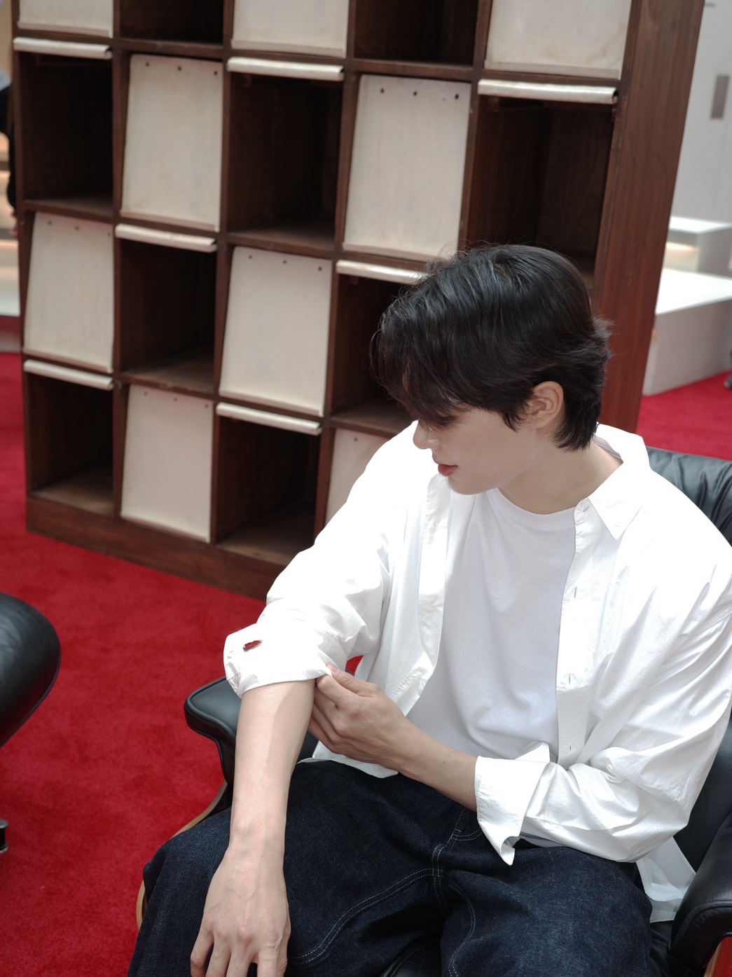 AKRYL Jersey Tee White - 26FW, AKRYL Typewriter Shirt White - 26FW 착용 스타일 - 2