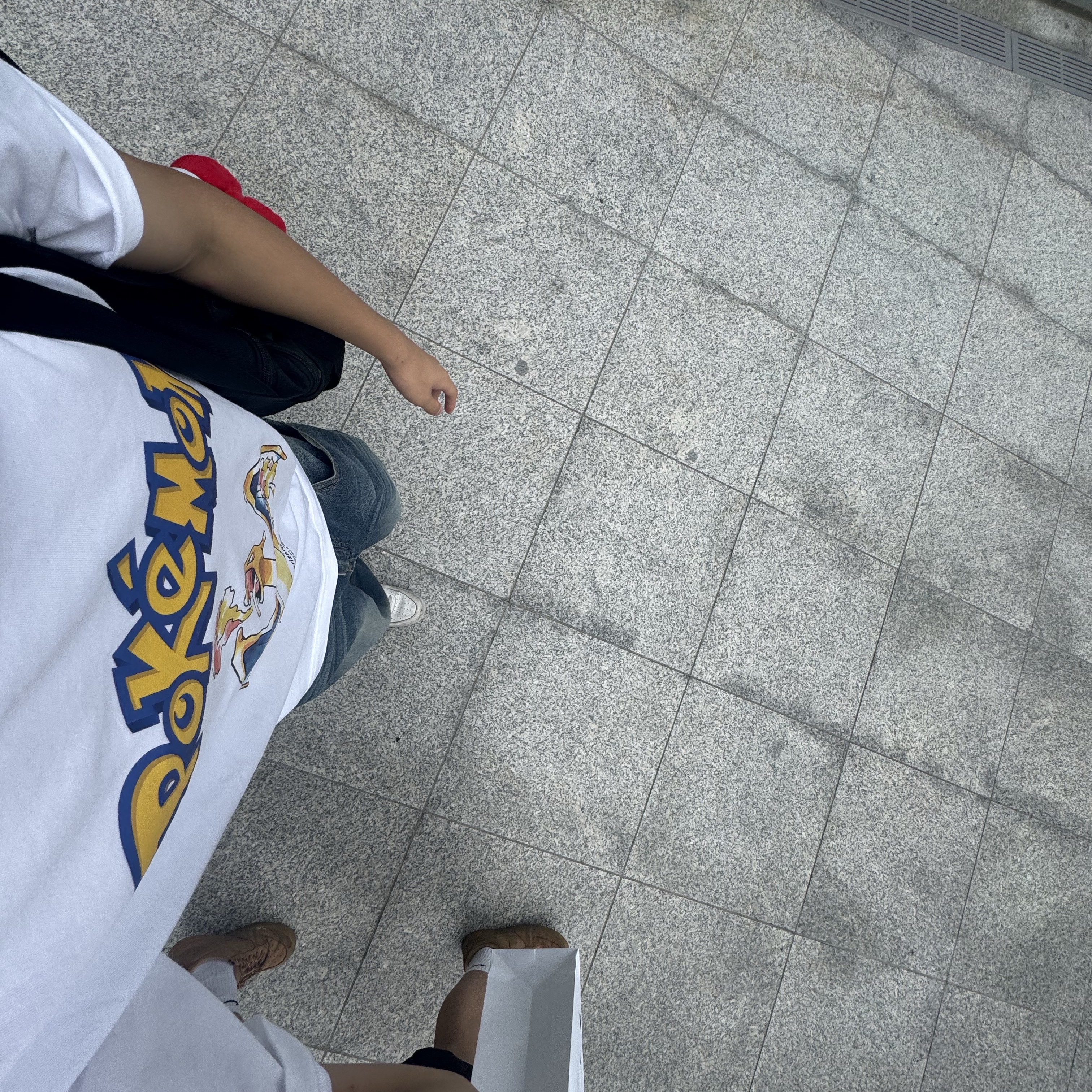 Uniqlo UT x Pokemon Graphic T-Shirt 1A White 착용 스타일 - 3