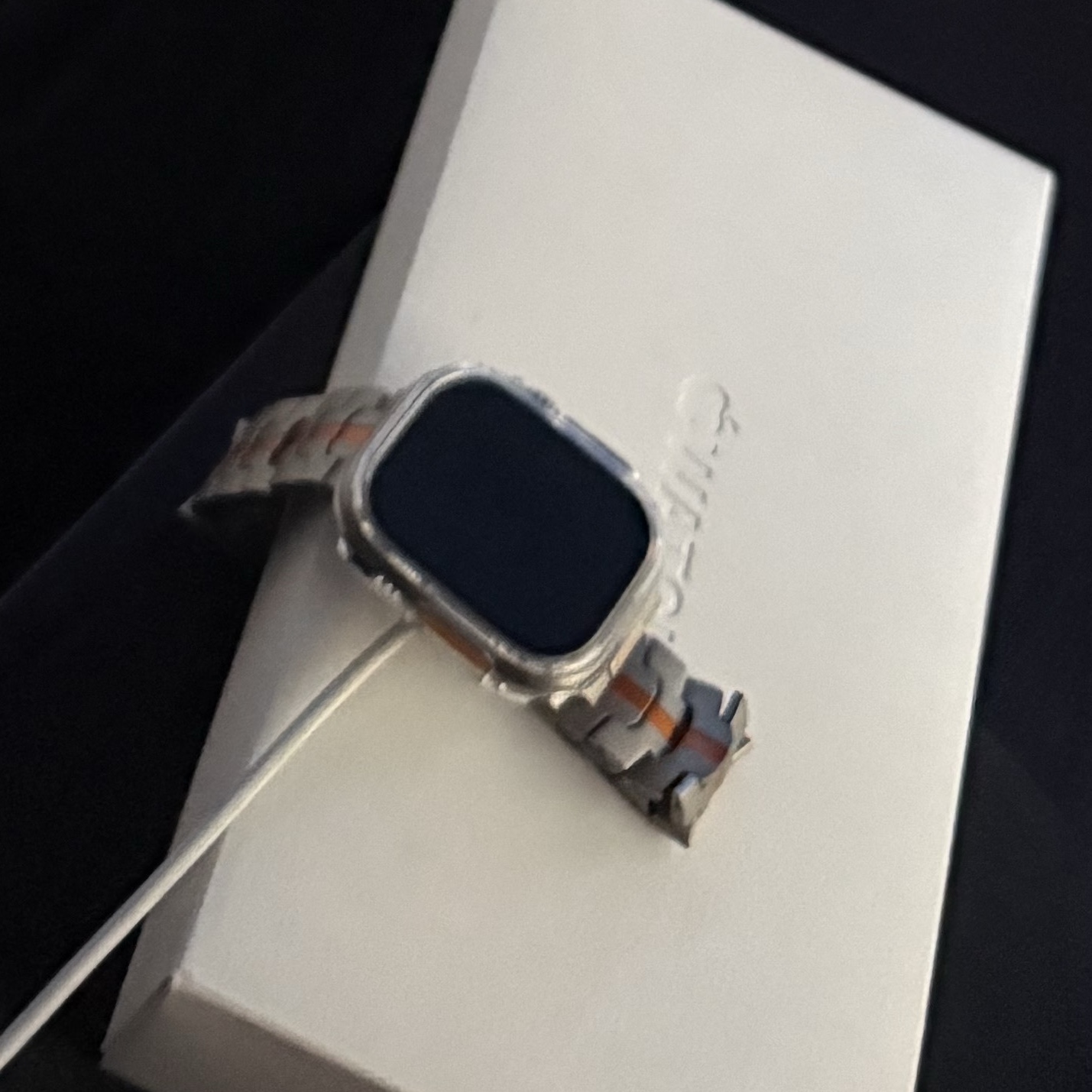[A등급] Refurbished Apple Watch Ultra 49MM Cellular Natural 착용 스타일