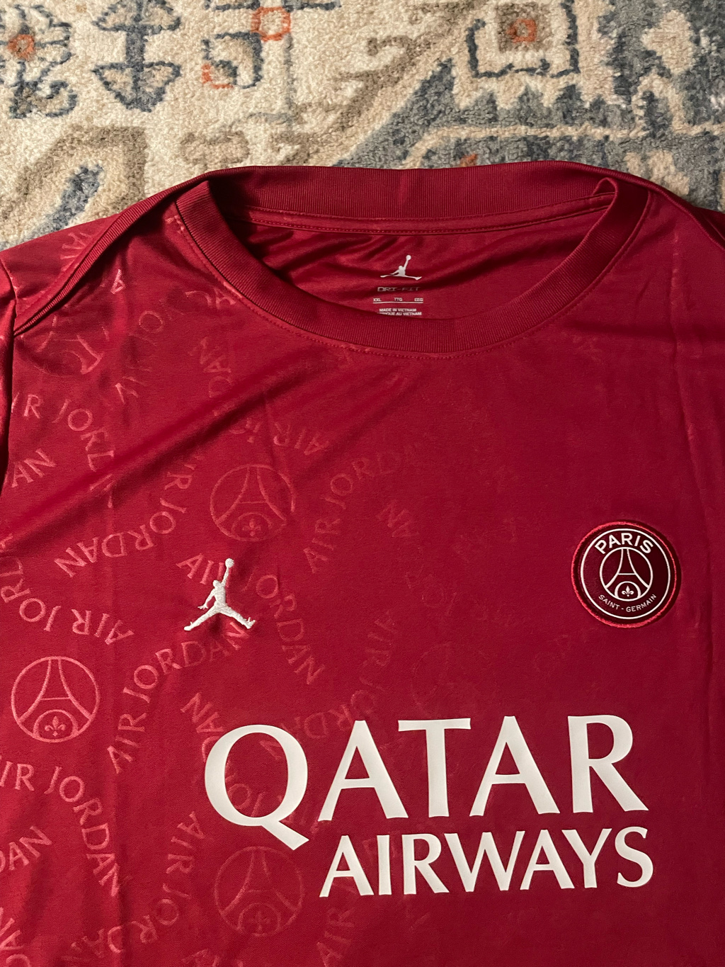 Jordan x Paris Saint-Germain Academy Pro Fourth Dri-Fit Football Pre-Match Top Wings Jordan Red Phantom (Non Marking Ver.) 착용 스타일 - 2