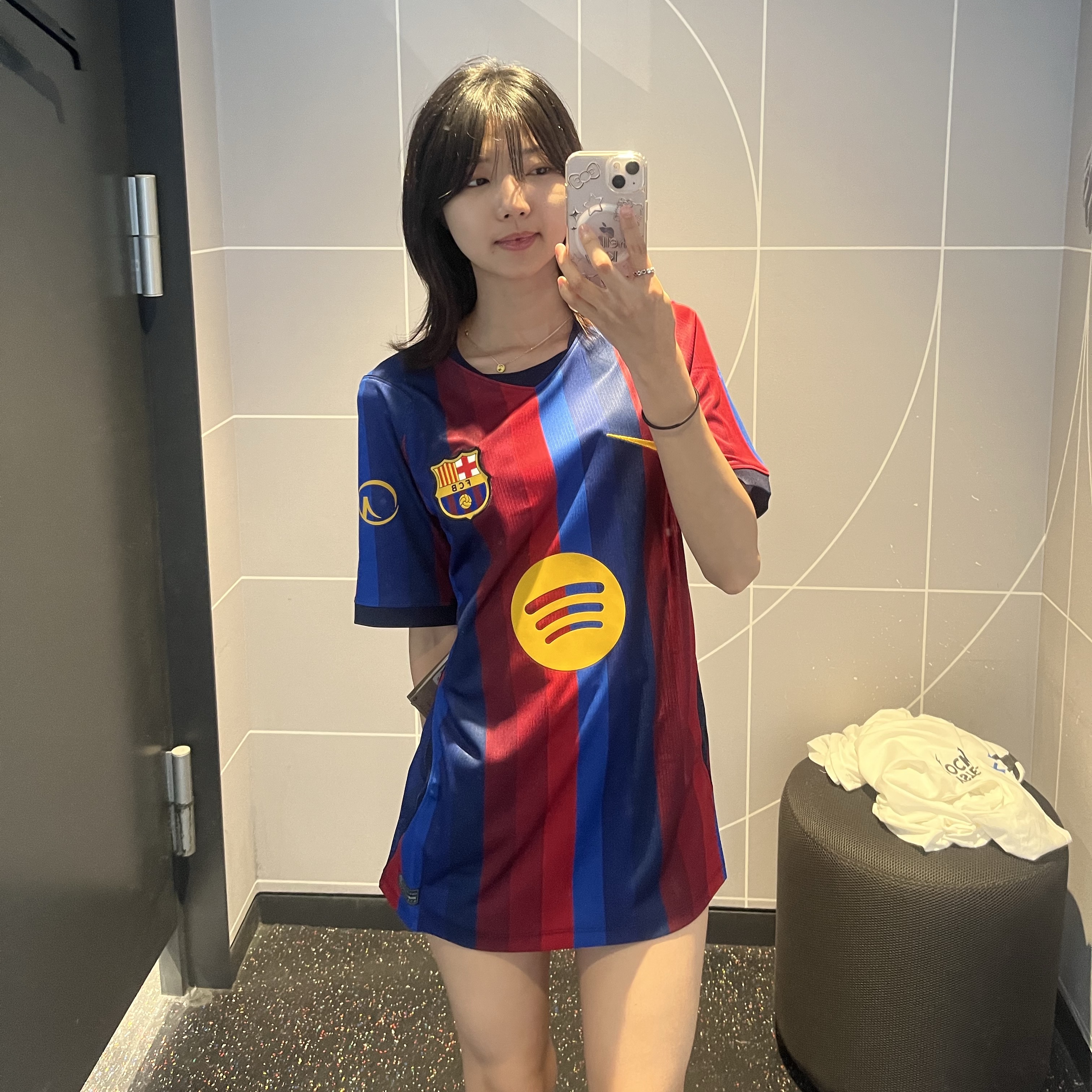 Nike FC Barcelona 2026/27 Stadium Home Dri-Fit Soccer Replica Jersey Deep Garnet Blue Void (II1872-683) (Non Marking Ver.) 착용 스타일