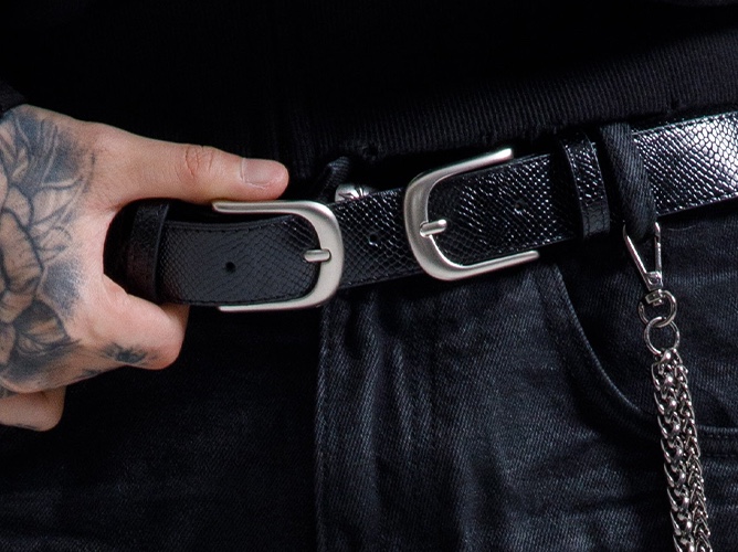 AX CONNECTION Double Buckle Snake Texture Belt Black, AX CONNECTION Crocodile Texture Belt 착용 스타일 - 1