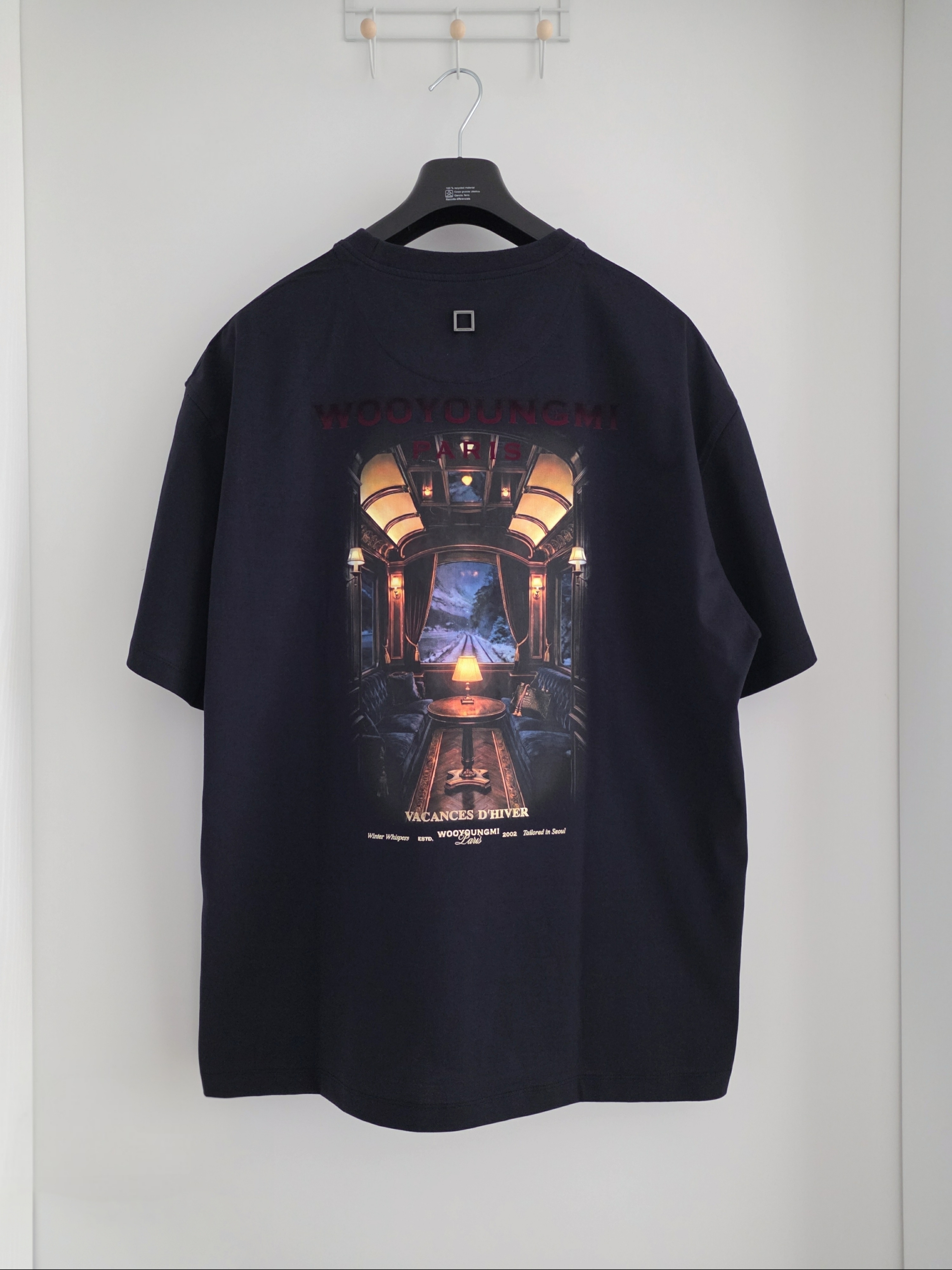 Wooyoungmi Train Station Graphic T-Shirt Black - 26FW, Wooyoungmi Train Cabin Graphic T-Shirt Navy - 26FW 착용 스타일