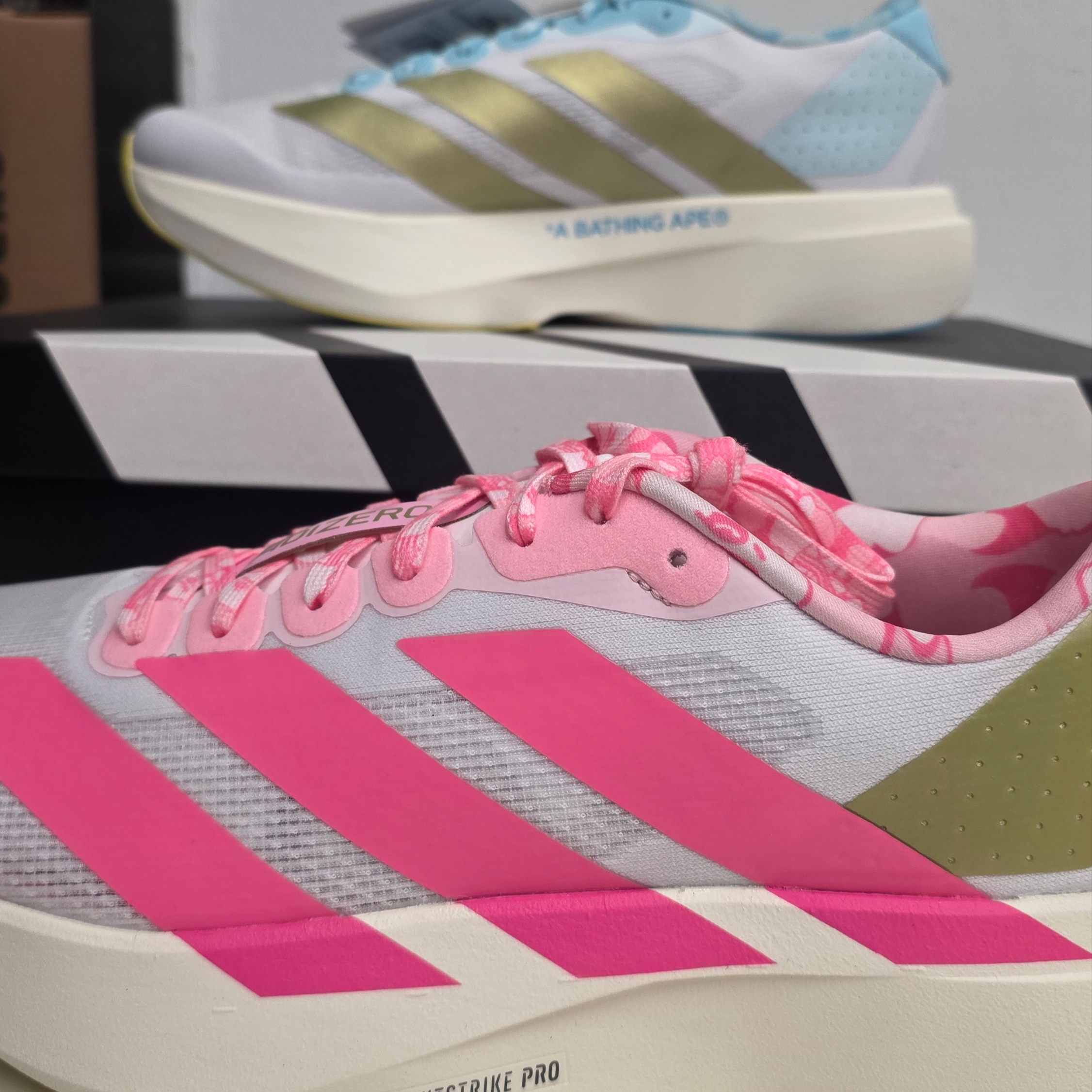 Adidas x BAPE Adizero EVO SL Core White Metallic Gold 착용 스타일