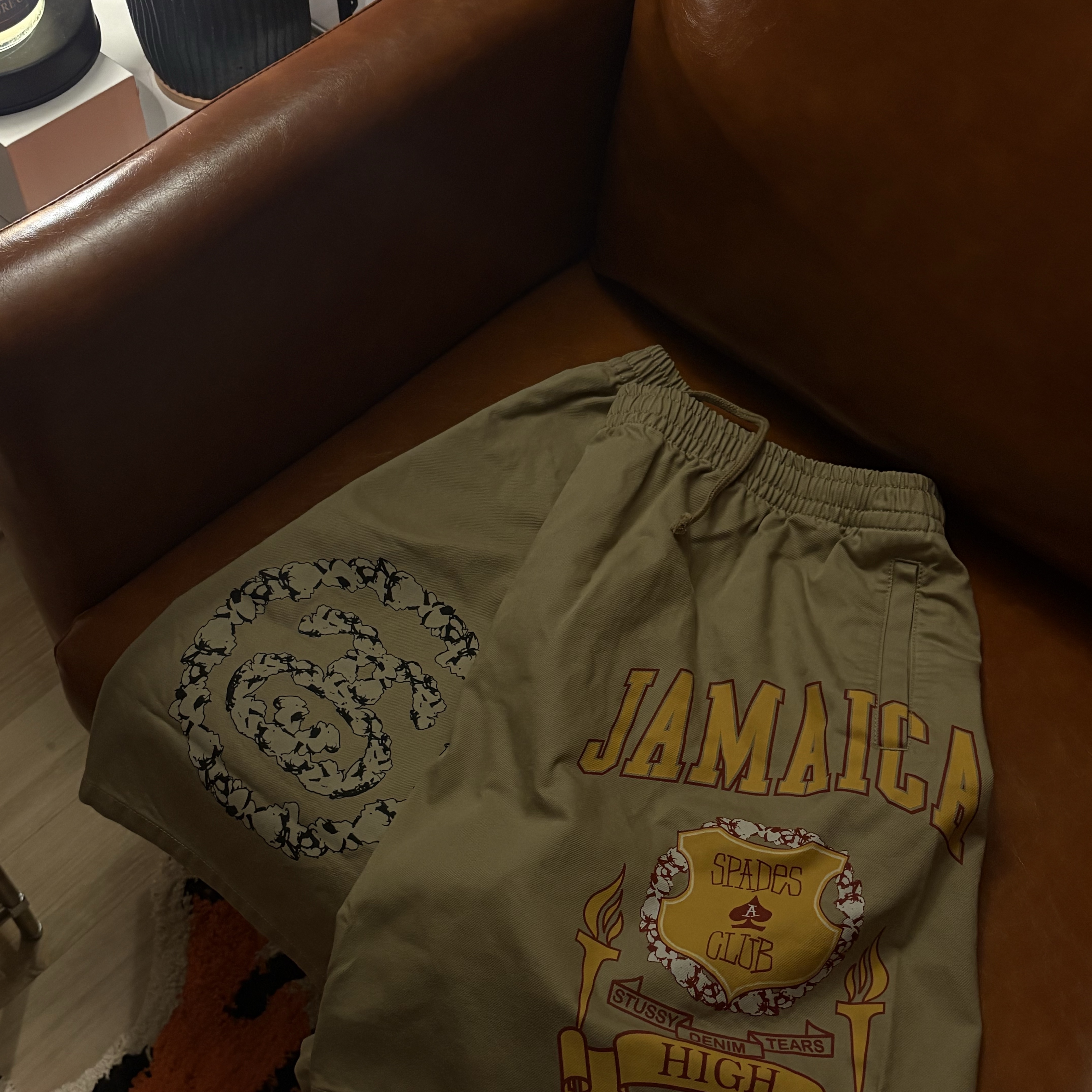 Stussy x Denim Tears Gym Shorts Khaki 착용 스타일