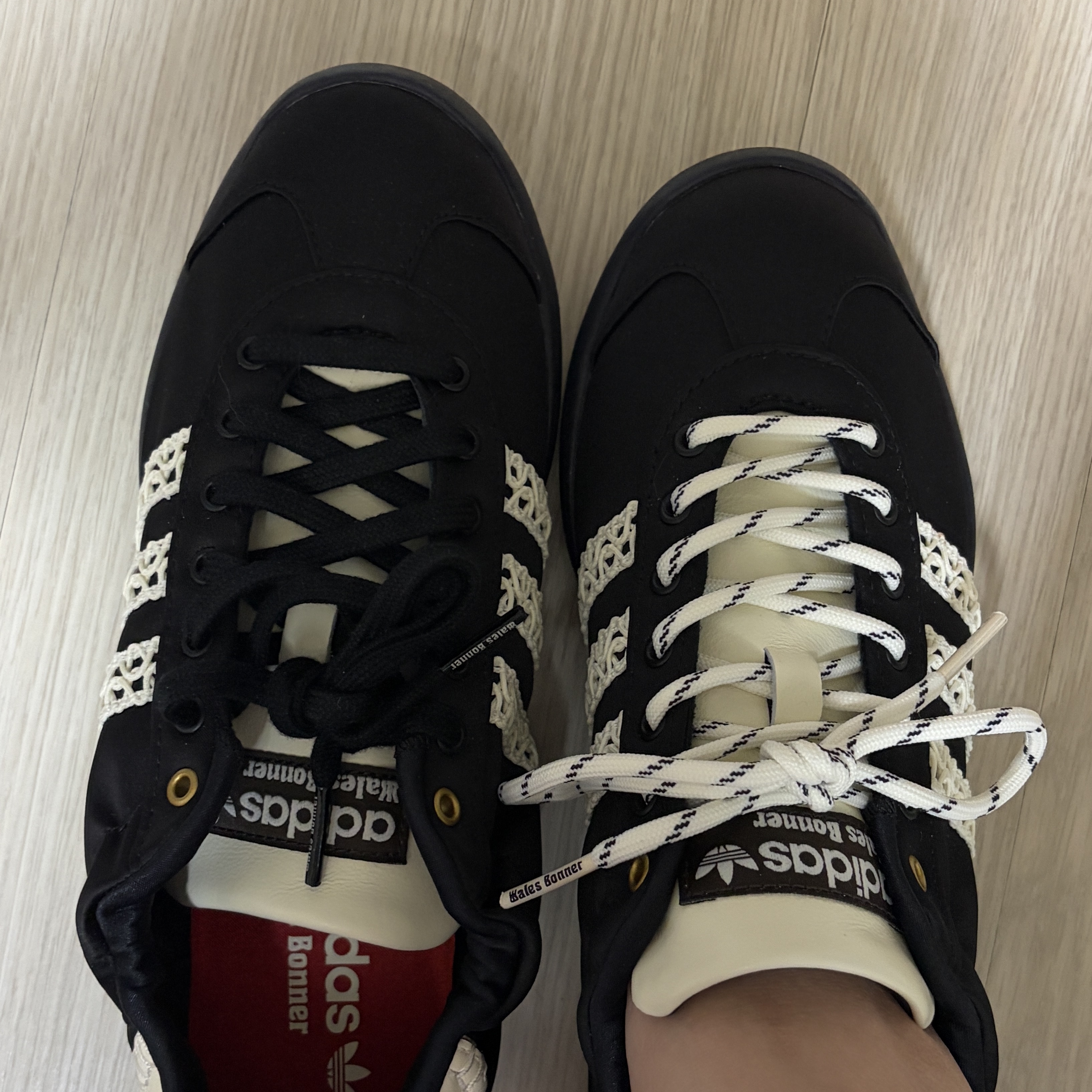 Adidas x Wales Bonner Karintha Satin Core Black Dark Brown 착용 스타일 - 6