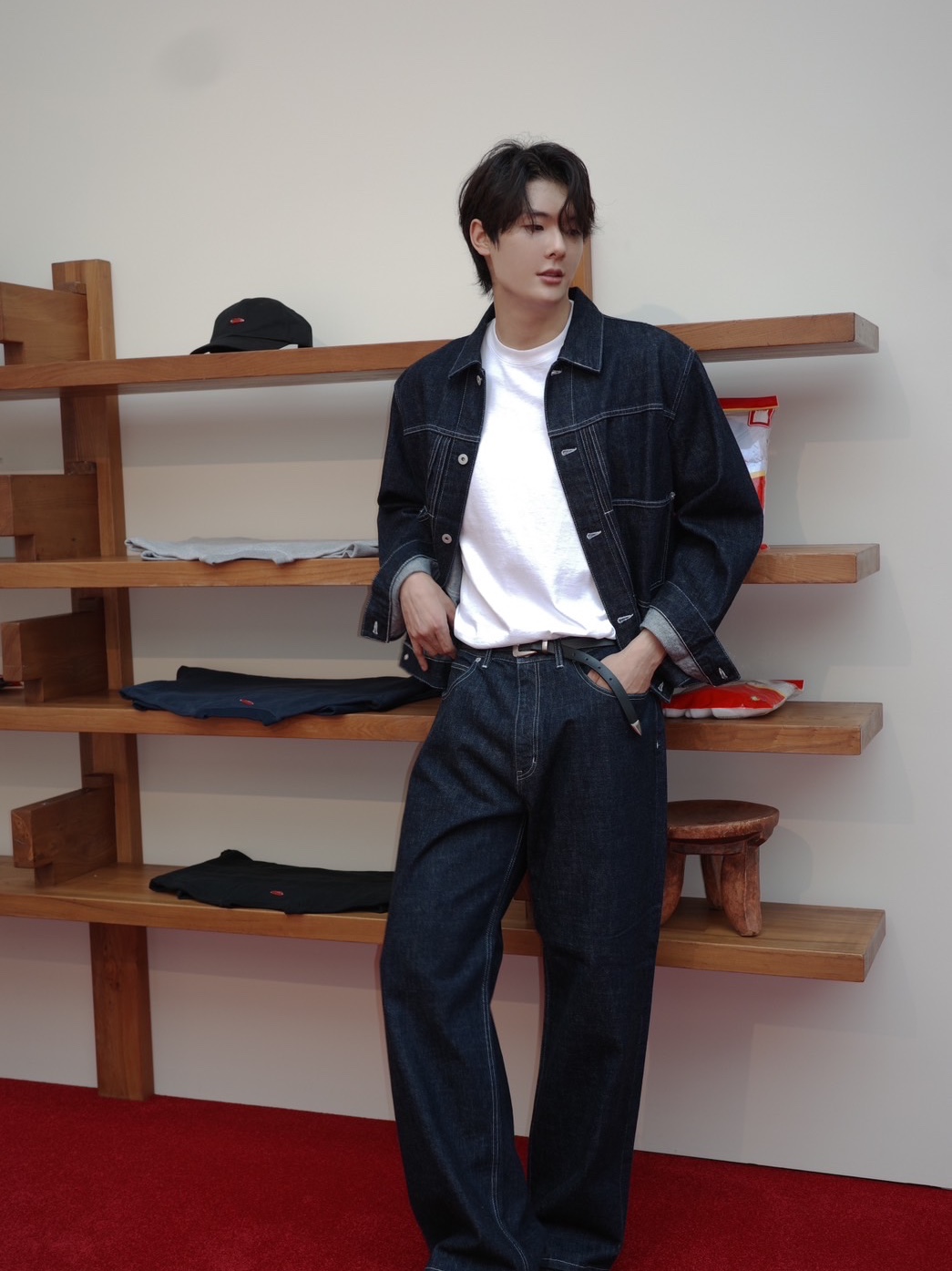 AKRYL Jersey Tee White - 26FW, AKRYL Denim Boxy Jacket One Wash - 26FW 착용 스타일 - 2