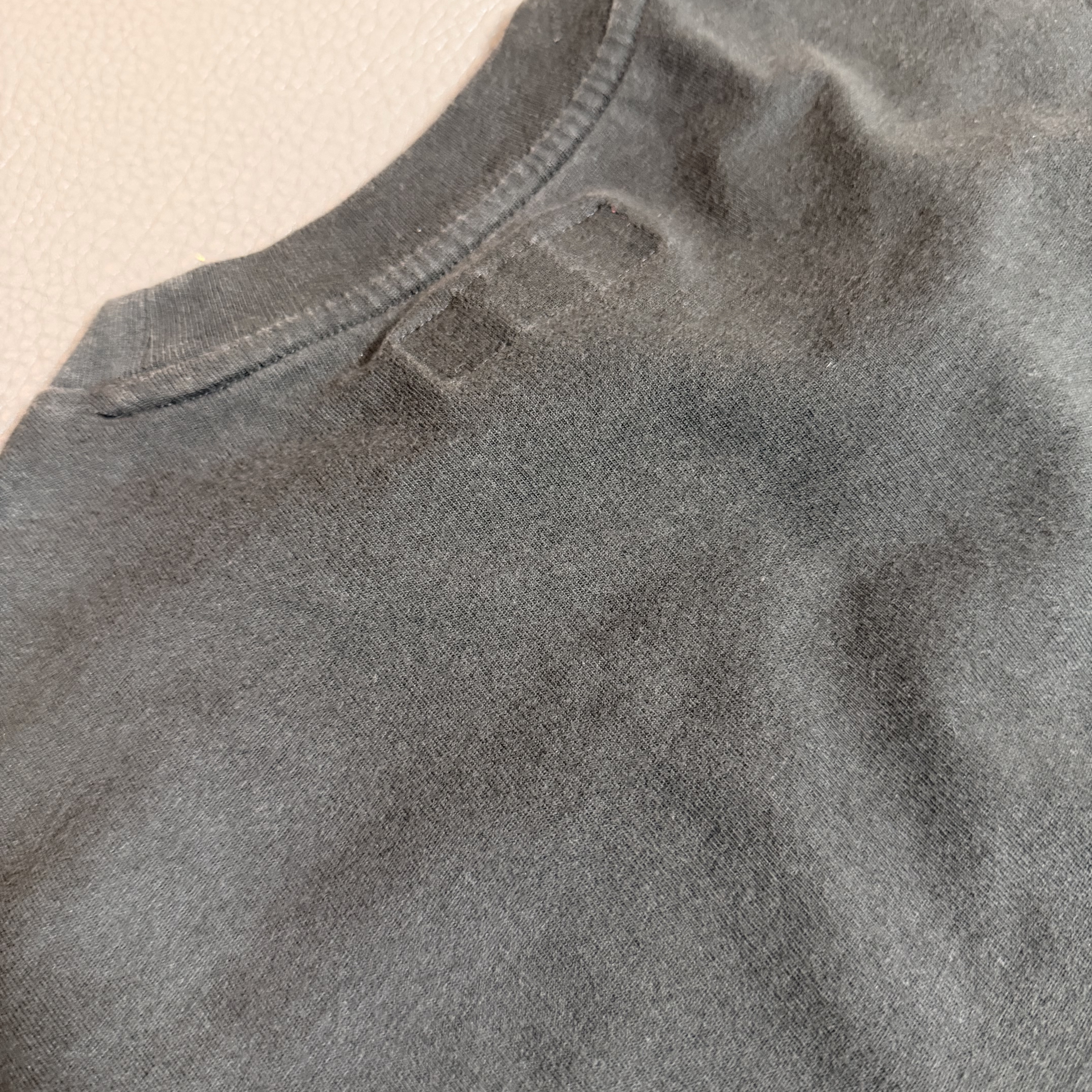 Supreme Small Box L/S T-Shirt Black - 26SS 착용 스타일 - 1