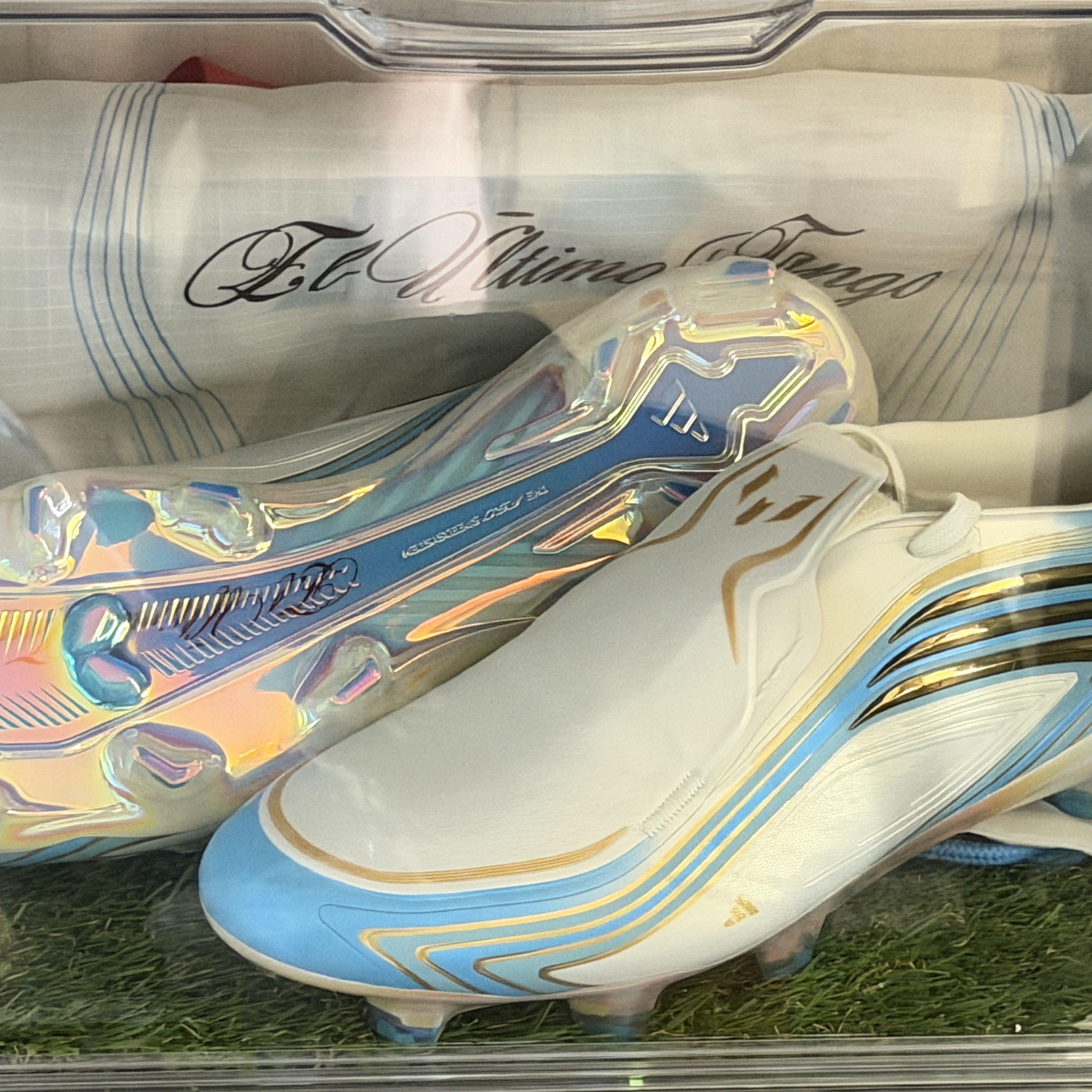 Adidas F50 Messi Elite Firm Ground Ivory Semi Blue Burst 착용 스타일