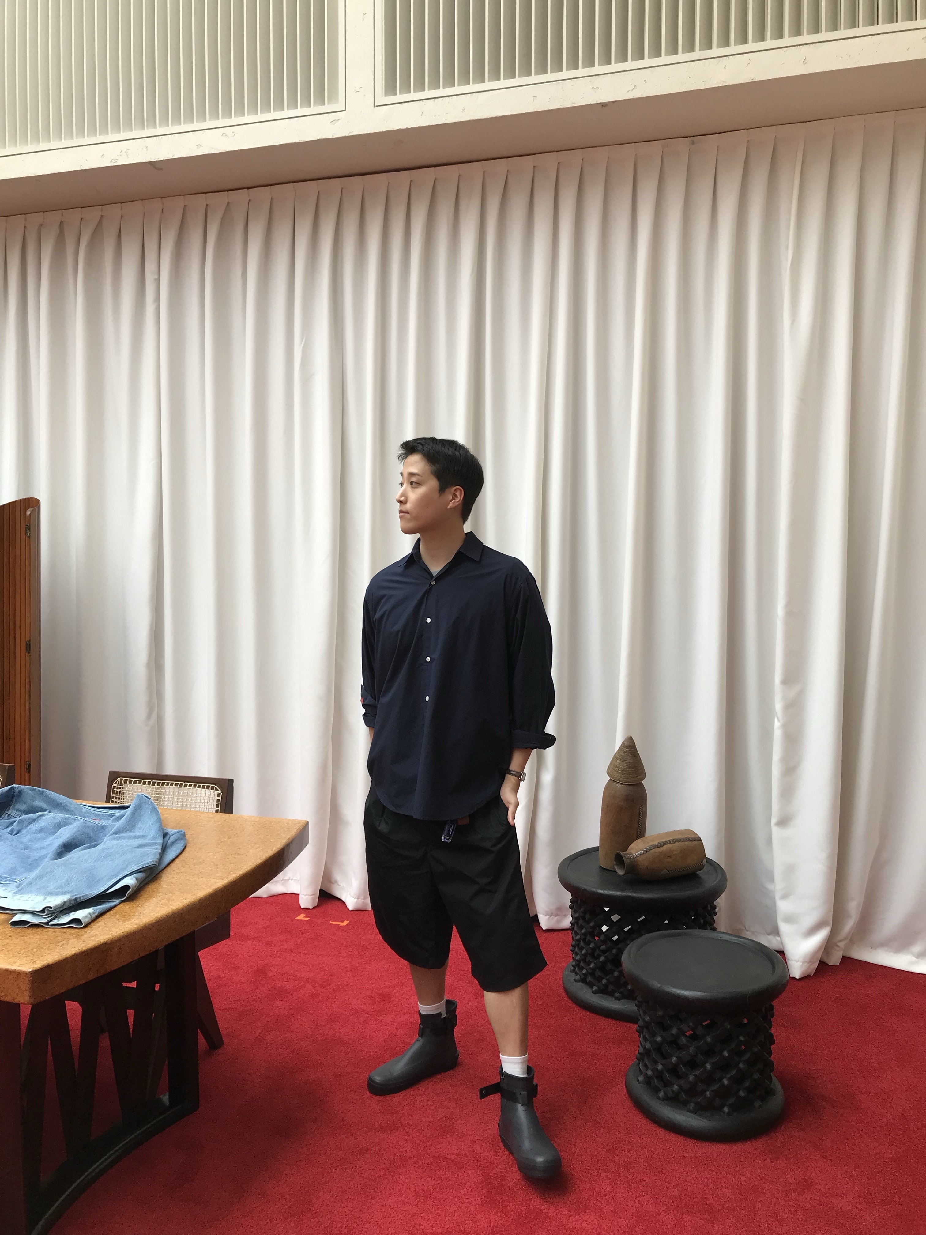 AKRYL Typewriter Shirt Navy - 26FW, AKRYL Jersey Tee White - 26FW 착용 스타일 - 4