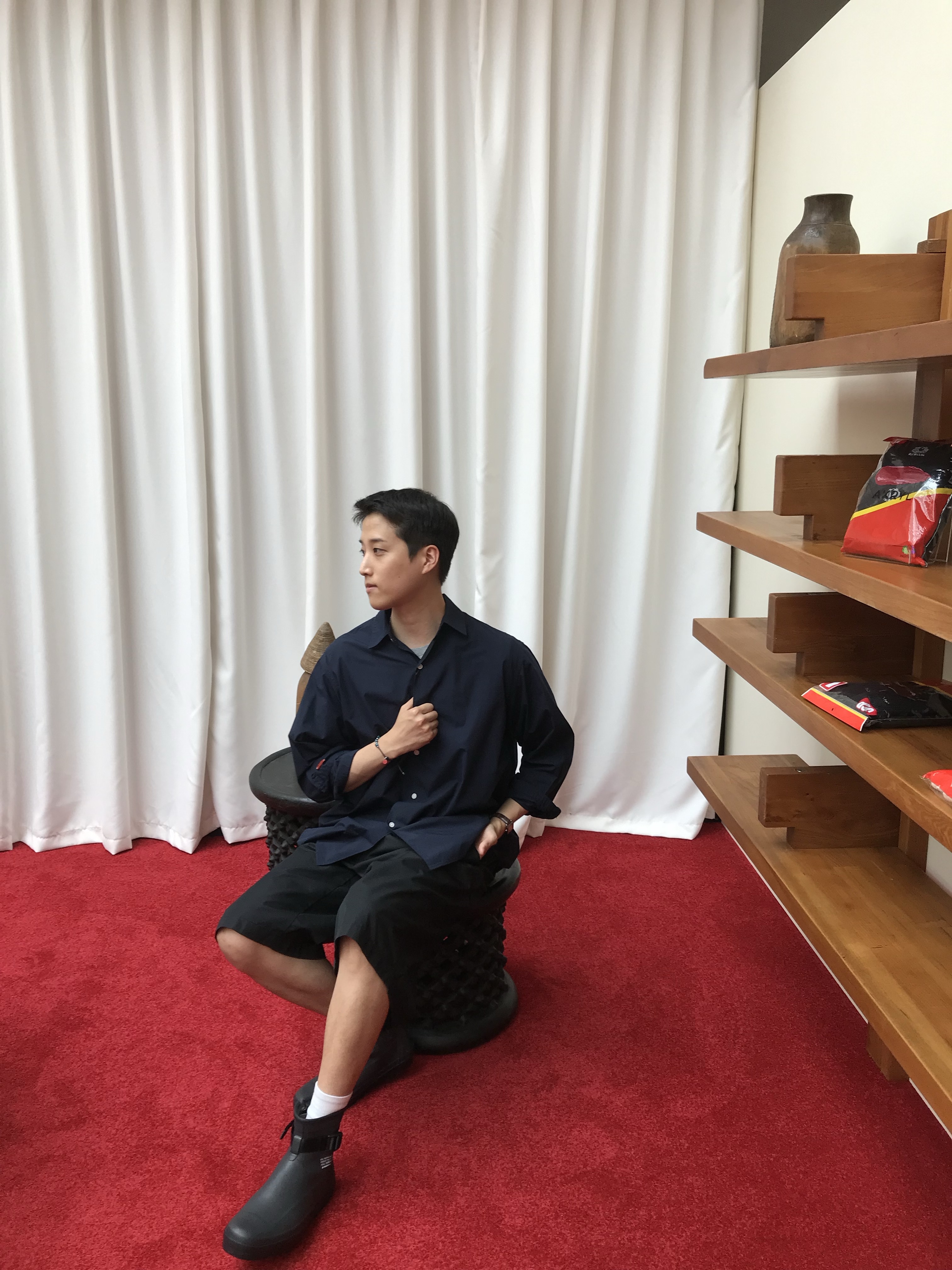 AKRYL Typewriter Shirt Navy - 26FW, AKRYL Jersey Tee White - 26FW 착용 스타일 - 3