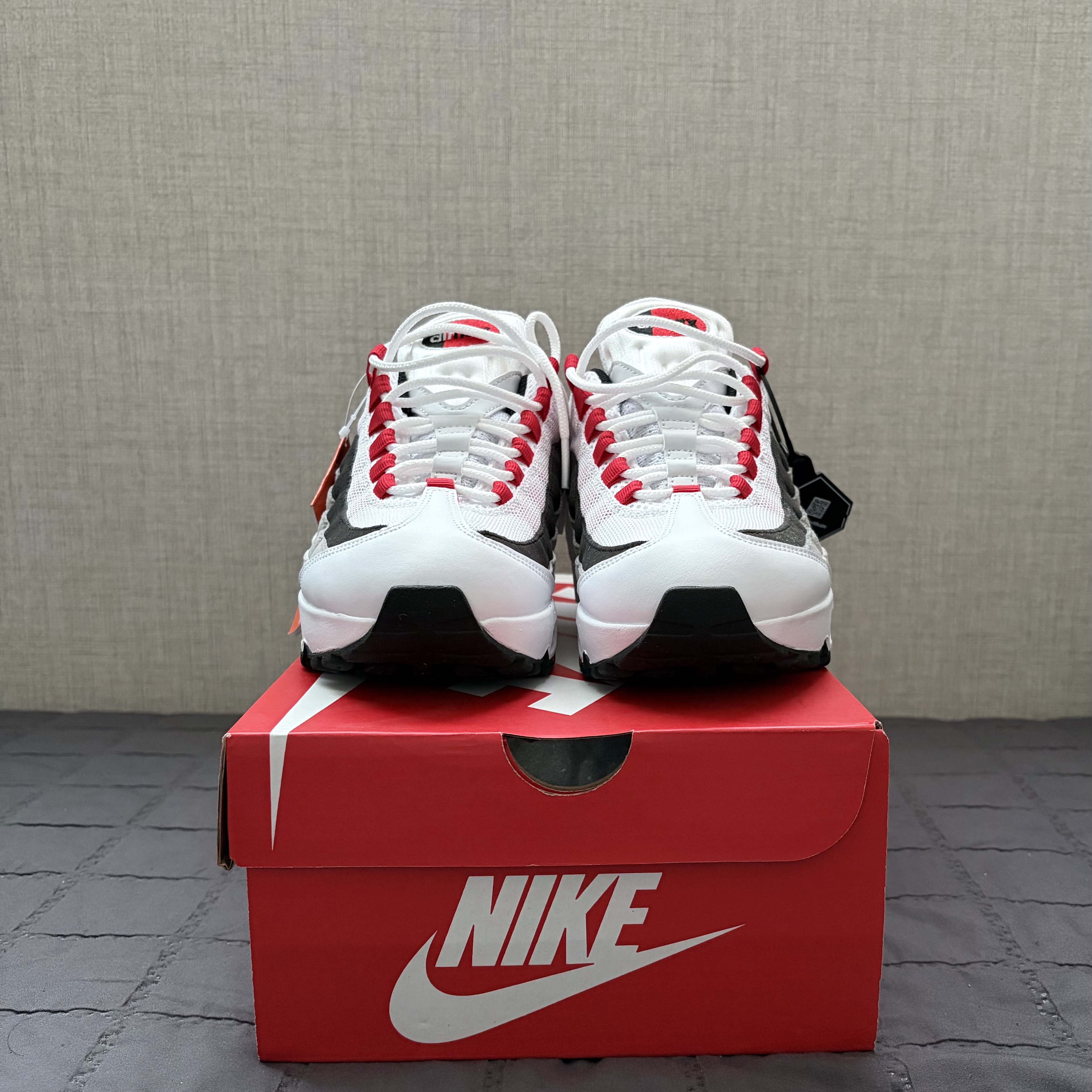 Nike Air Max 95 Big Bubble Comet Red 착용 스타일 - 4