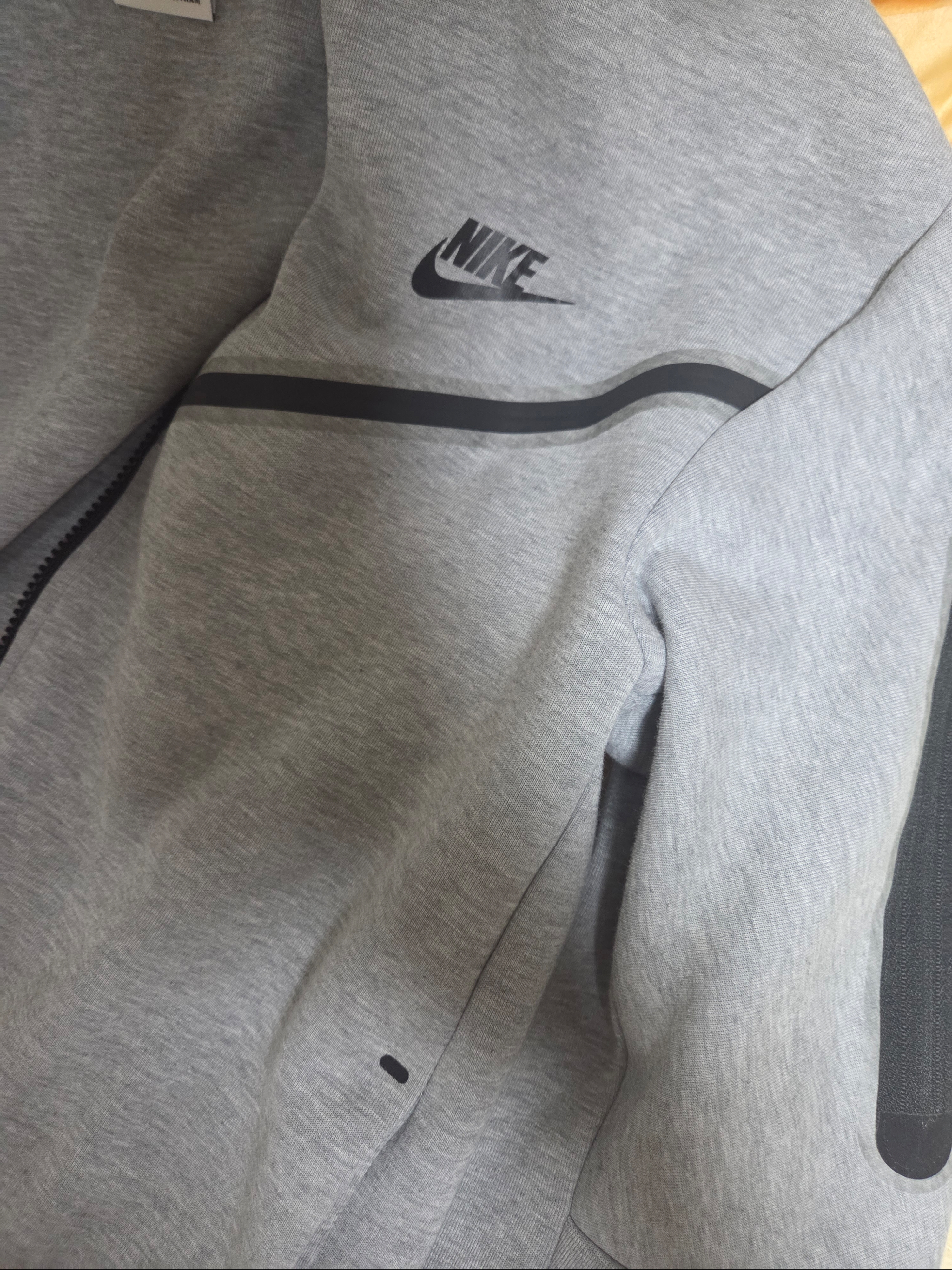 Nike Tech Fleece Full Zip Hoodie Dark Grey Heather - Asia 착용 스타일